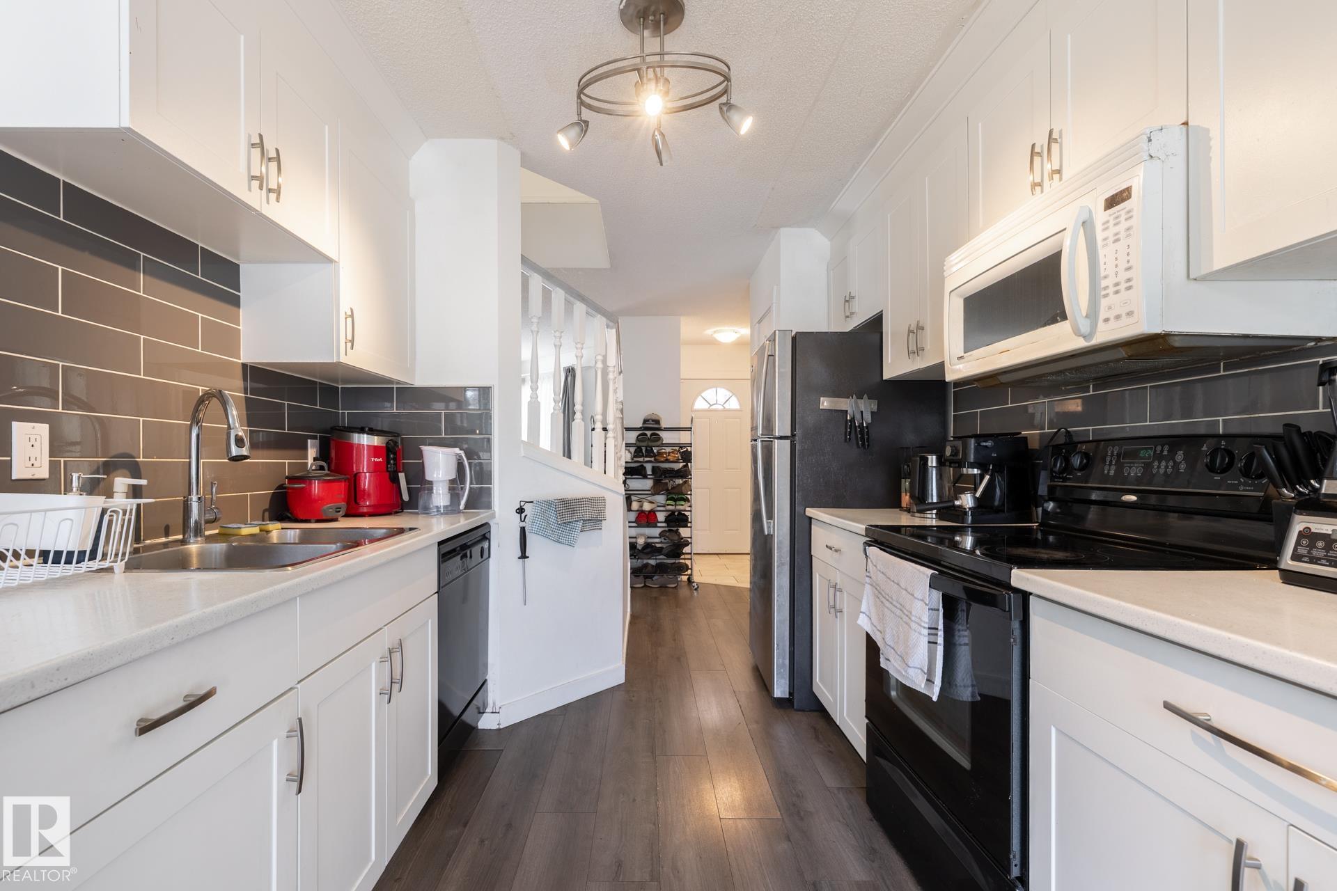 Photo 11 at 43 - 1033 Youville Drive W NW, Tawa, Edmonton
