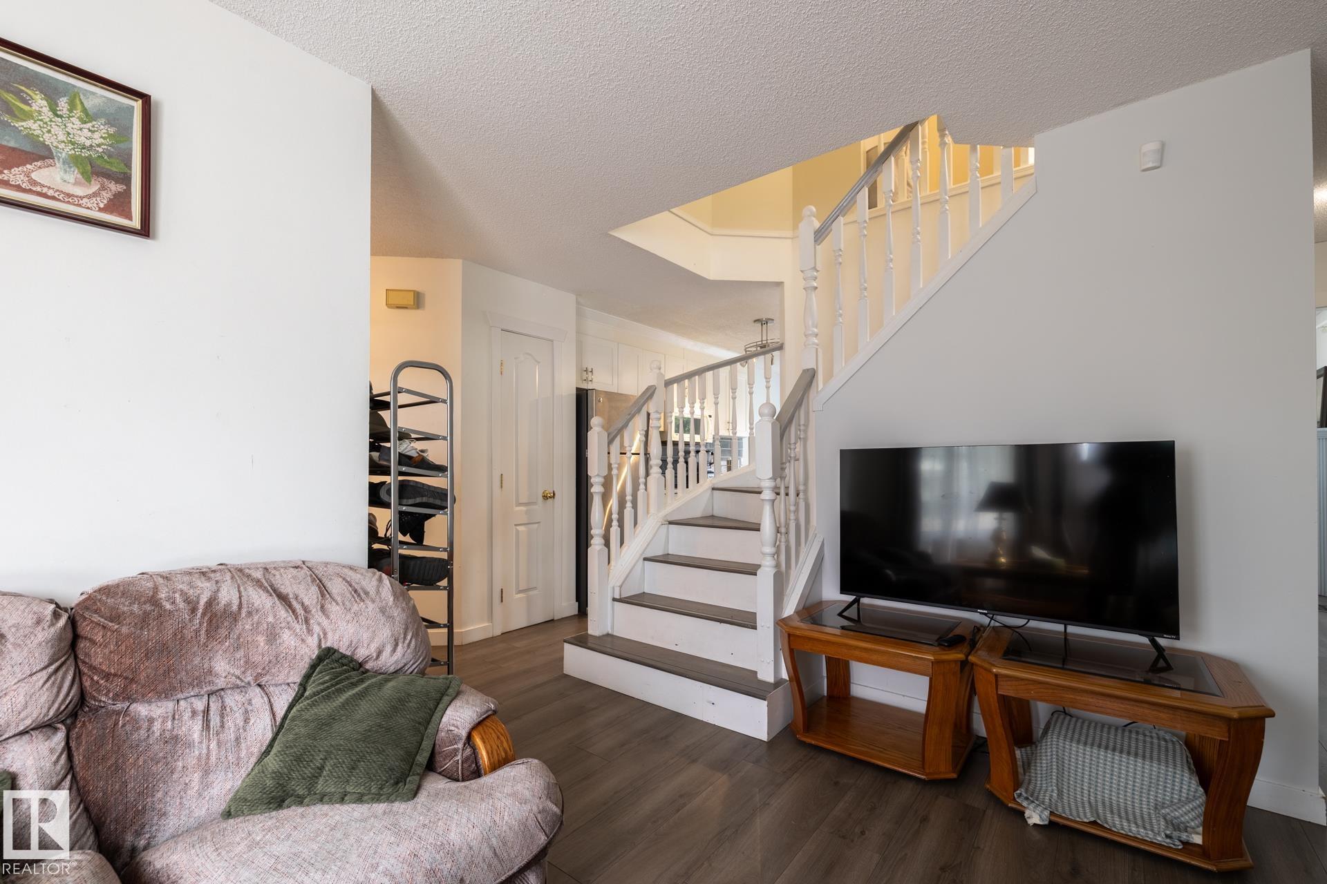 Photo 9 at 43 - 1033 Youville Drive W NW, Tawa, Edmonton