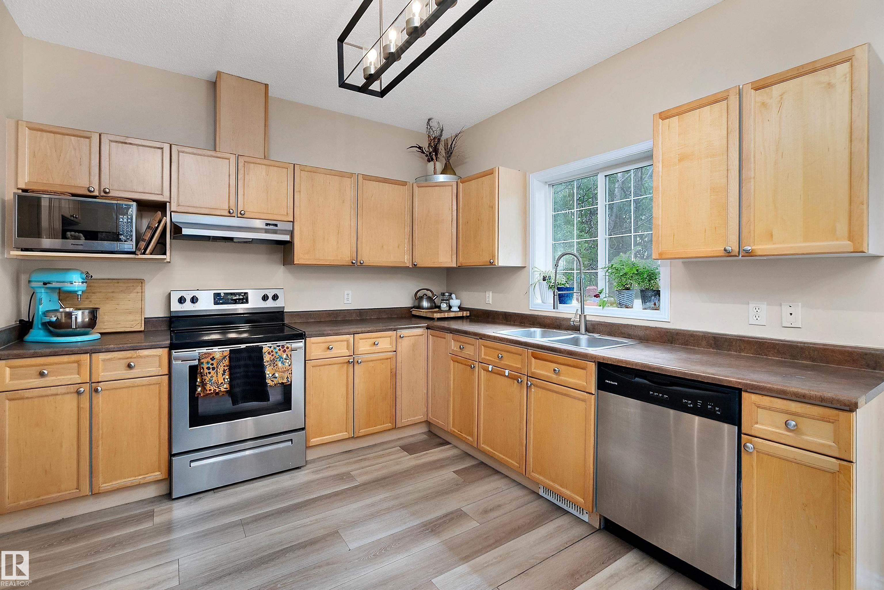 Photo 14 at 15 - 1780 Glastonbury Boulevard NW, Glastonbury, Edmonton