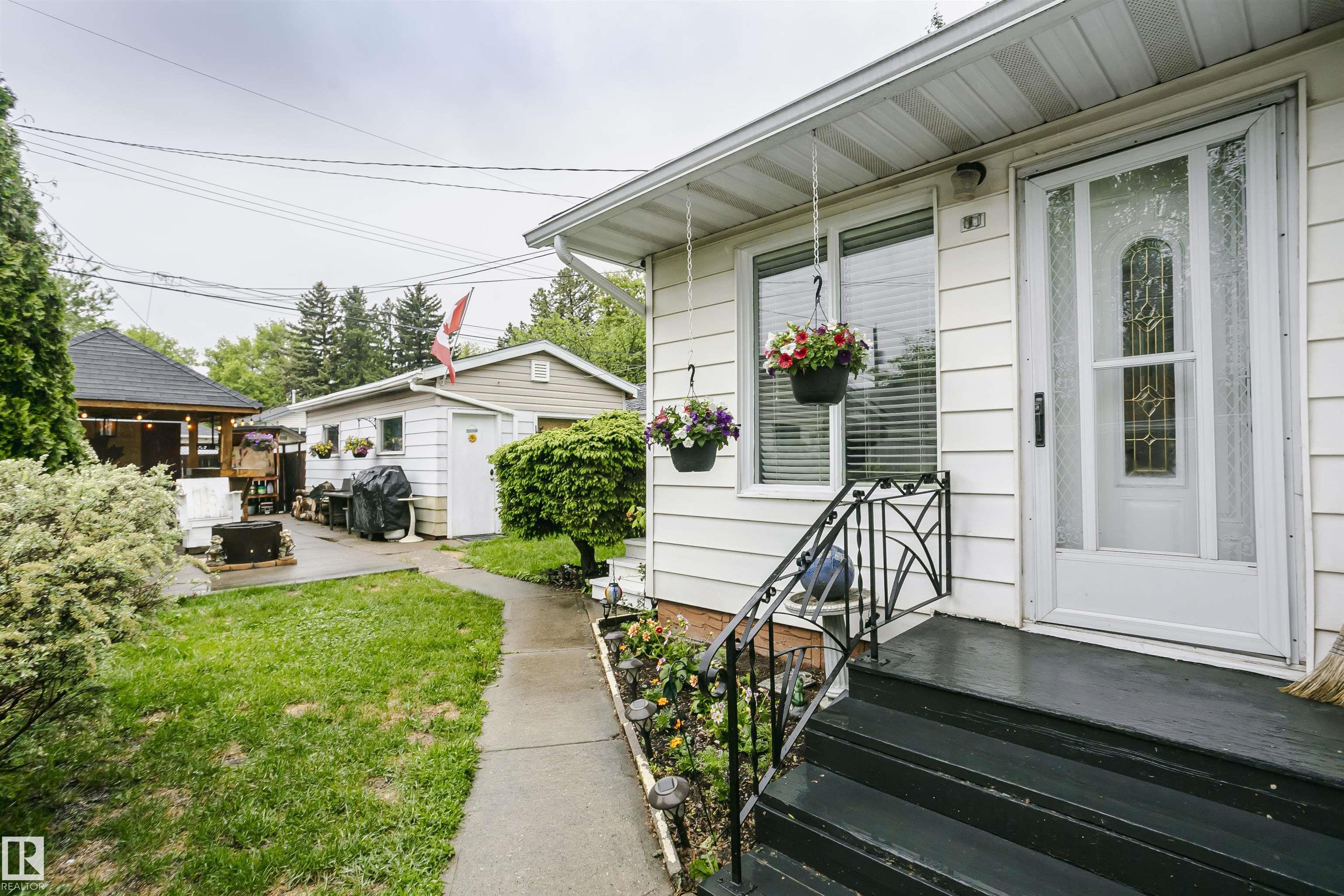 Photo 22 at 12130 95 Street NW, Alberta Avenue, Edmonton