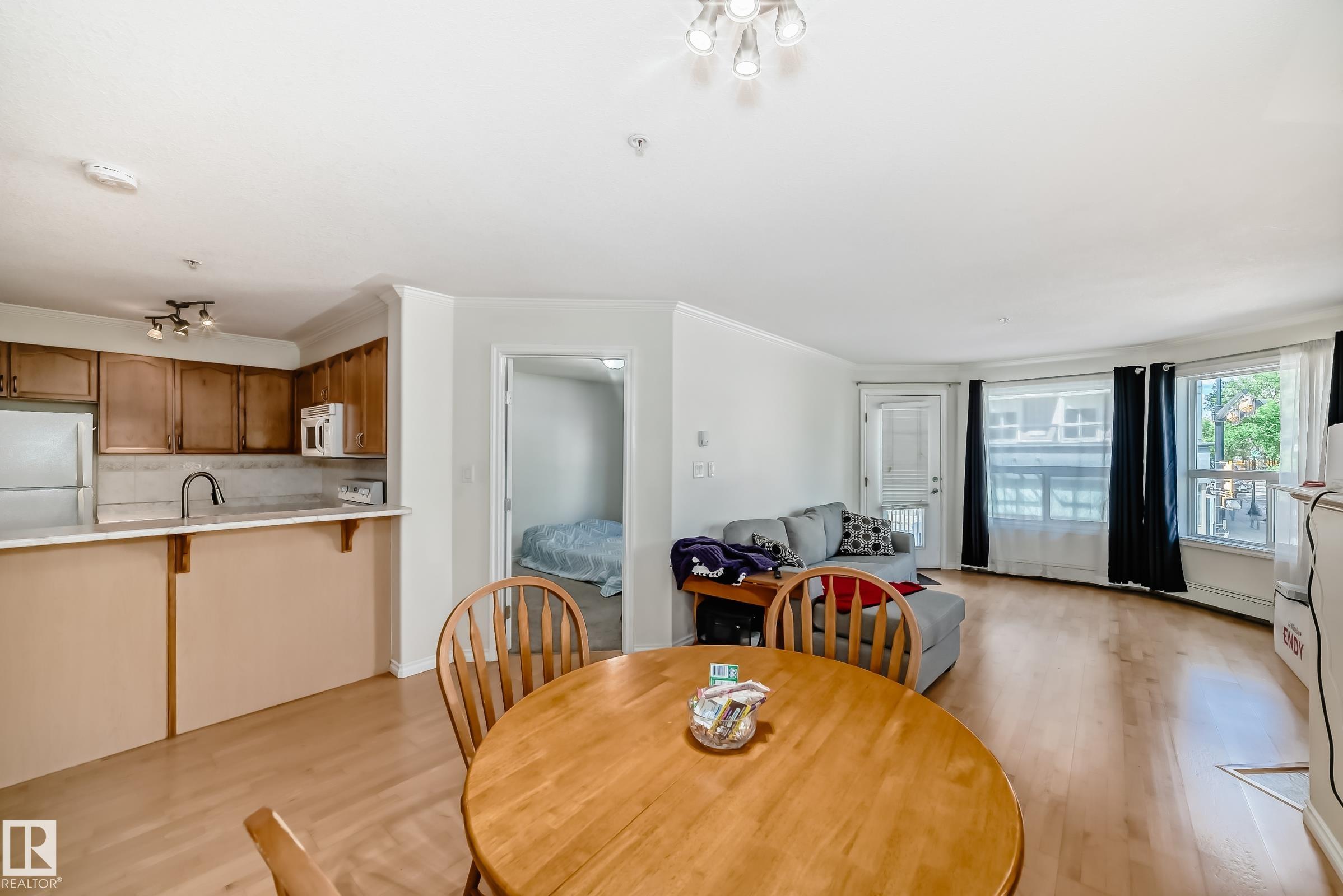 https://zimg.paragon.ice.com/ParagonImages/Property/PM/RAE/225405199/18/0/0/69fba4cf504da8898e7b6e900acdc3c0/1/da9086b46b8185964f73fb8bfd002021/225405199-b11ea098-5ccd-4fa2-a0fe-6d3140133c25.JPG