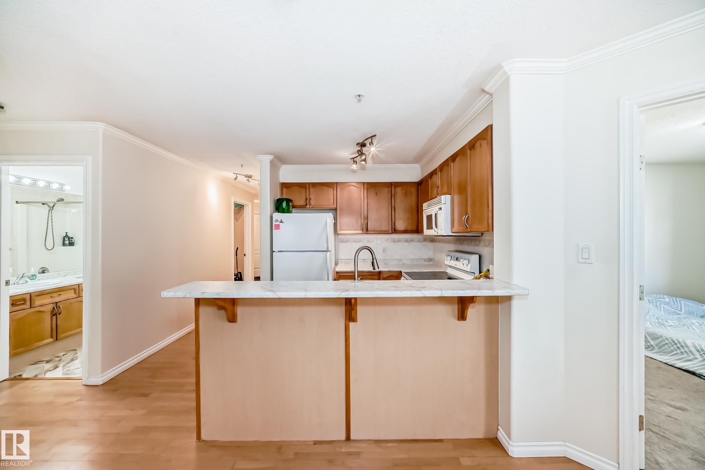 https://zimg.paragon.ice.com/ParagonImages/Property/PM/RAE/225405199/20/0/0/5c516d00cf4389645d1df98bd8fe8cc4/1/da9086b46b8185964f73fb8bfd002021/225405199-cce4a5b8-673e-435b-a564-3b1b7108c67b.JPG