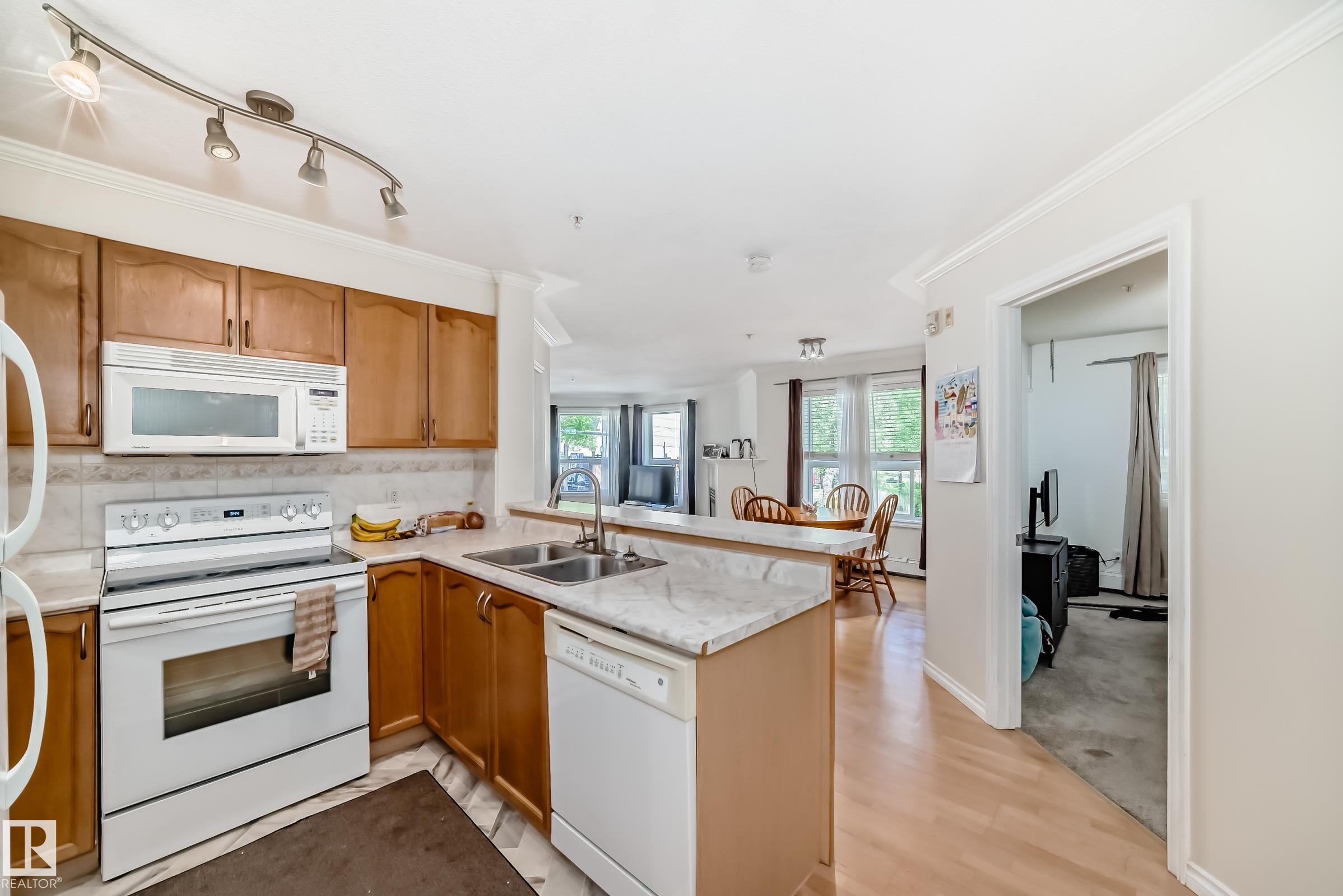 https://zimg.paragon.ice.com/ParagonImages/Property/PM/RAE/225405199/22/0/0/41c5ef390fd827282f373fee43420910/1/da9086b46b8185964f73fb8bfd002021/225405199-c309b5dd-28ea-4fc4-ae9f-22b1195c7726.JPG