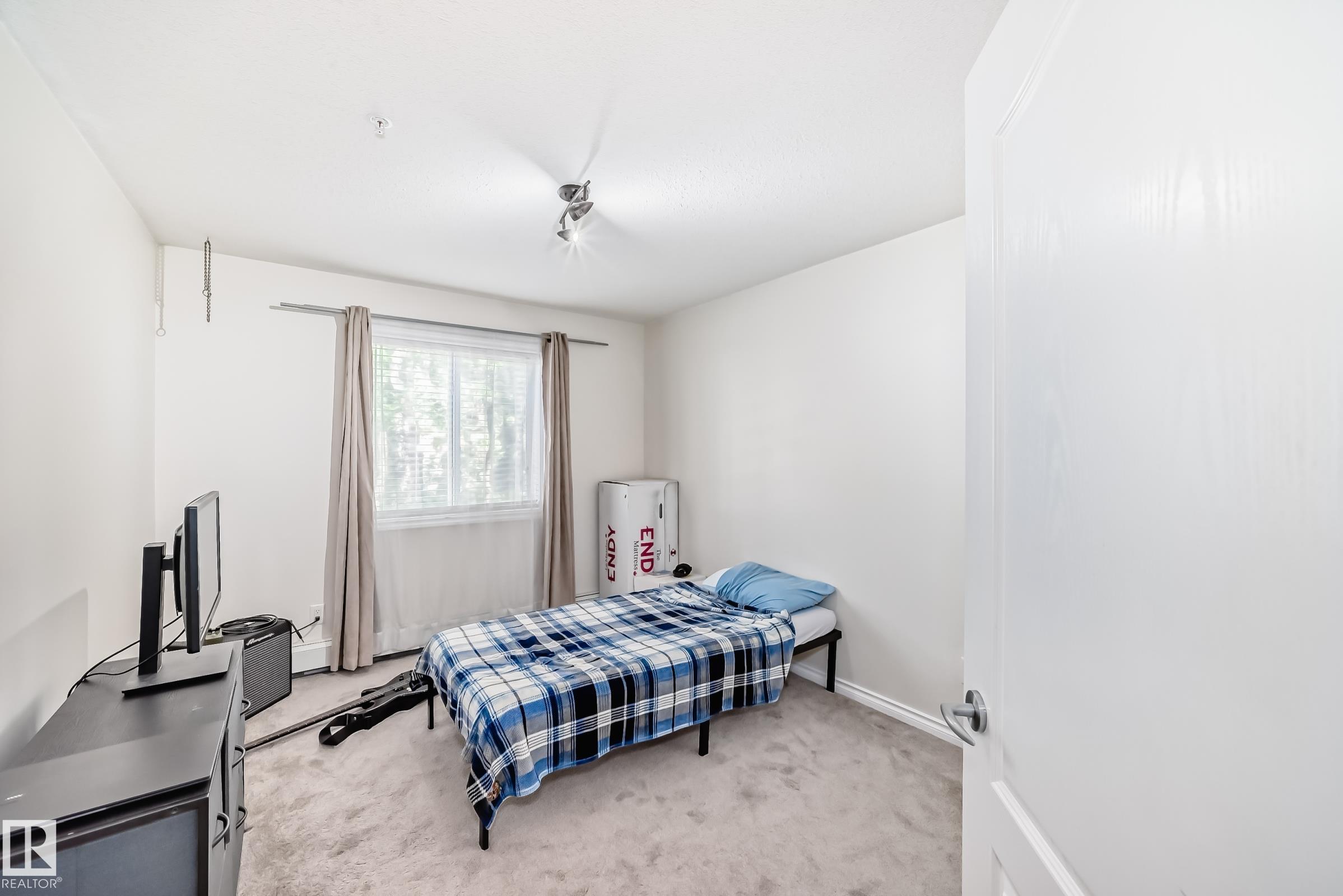 https://zimg.paragon.ice.com/ParagonImages/Property/PM/RAE/225405199/32/0/0/dbd47e2e71786618040df956c3c121b8/1/da9086b46b8185964f73fb8bfd002021/225405199-4143a13b-3c6b-46bf-9d52-f33ffb0749de.JPG