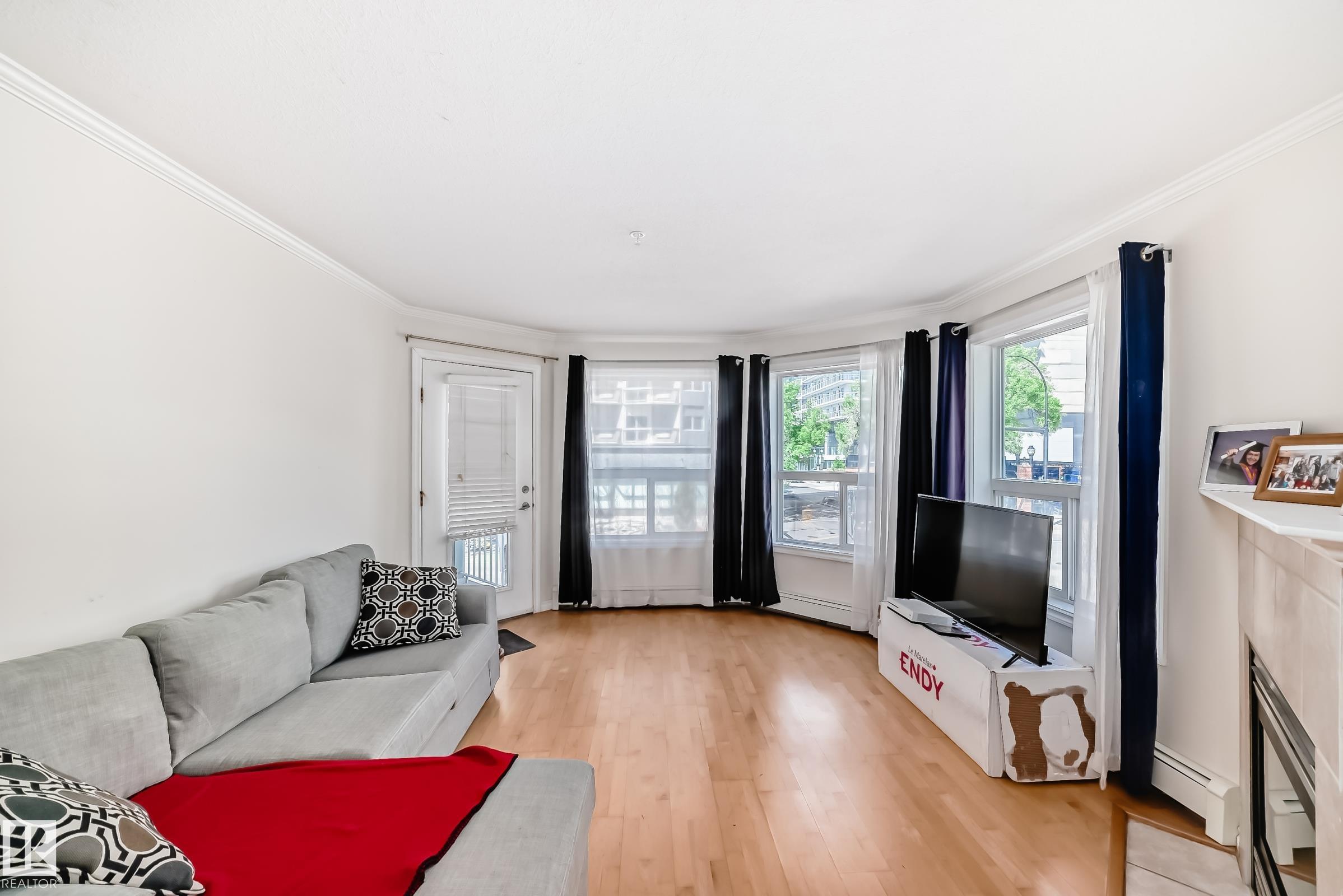 https://zimg.paragon.ice.com/ParagonImages/Property/PM/RAE/225405199/6/0/0/05612199c5fef2a469ef62ec9307febb/1/da9086b46b8185964f73fb8bfd002021/225405199-728a05f6-ed75-44b4-a313-c2e1a77697f6.JPG