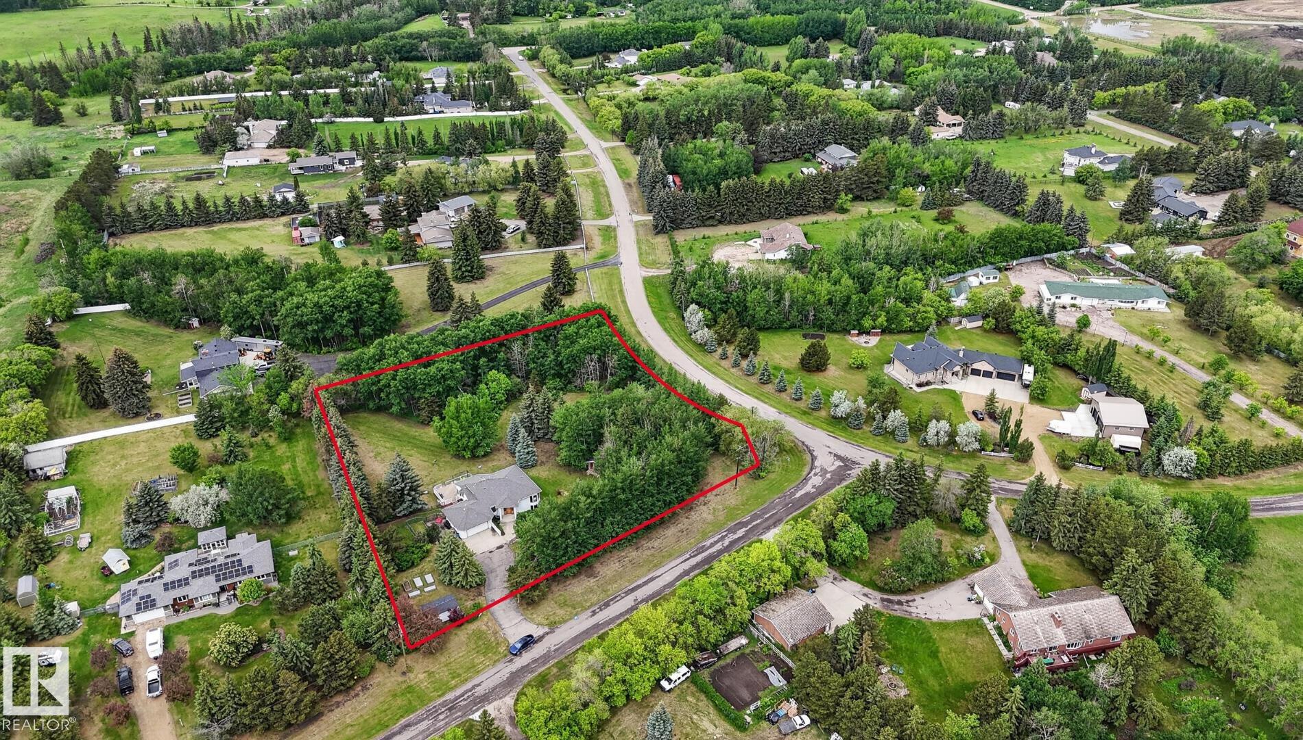 Photo 8 at 11922 226 Street NW, Kinglet Gardens, Edmonton