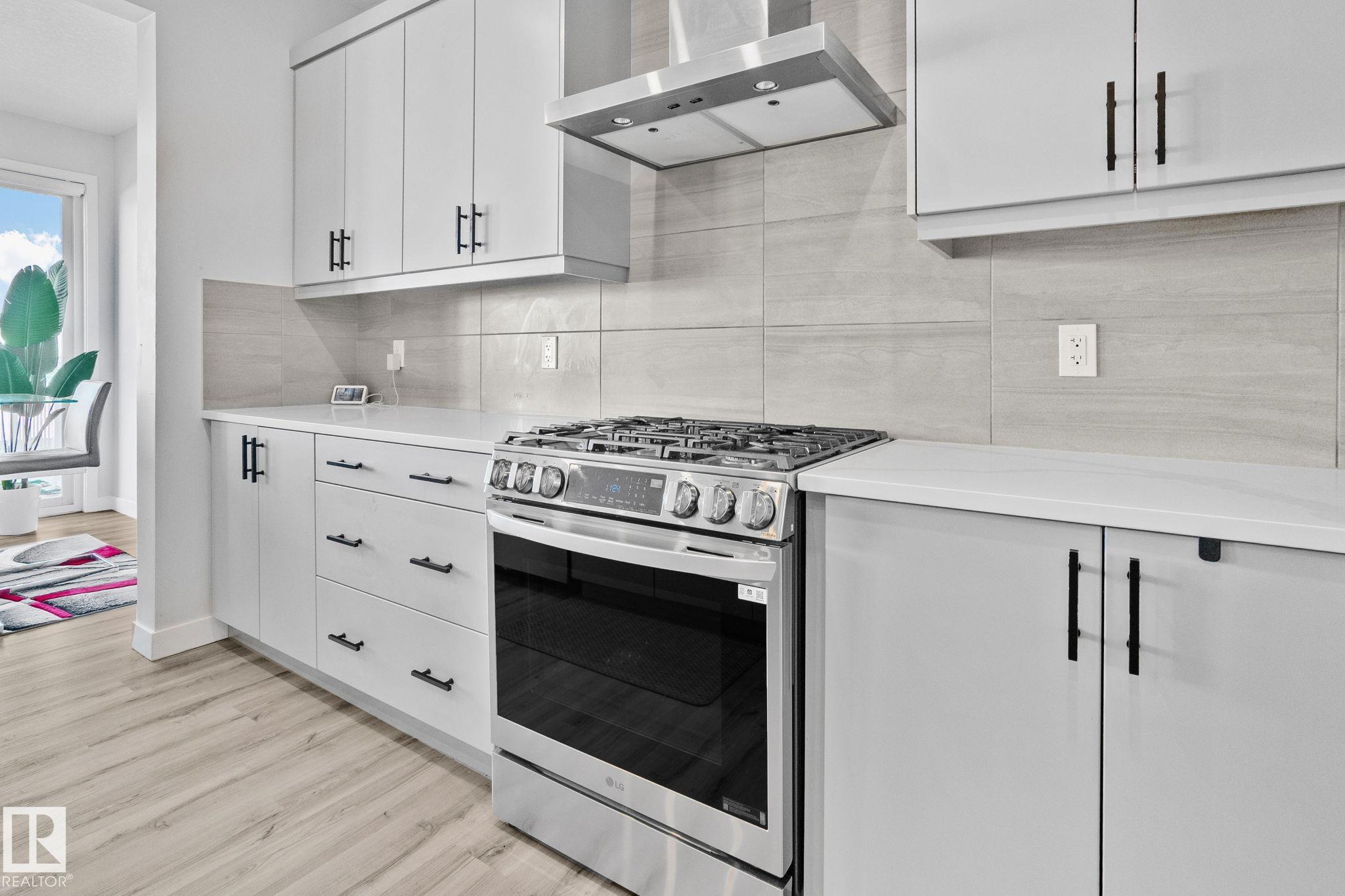 Photo 9 at 15816 29 Avenue SW, Glenridding Ravine, Edmonton