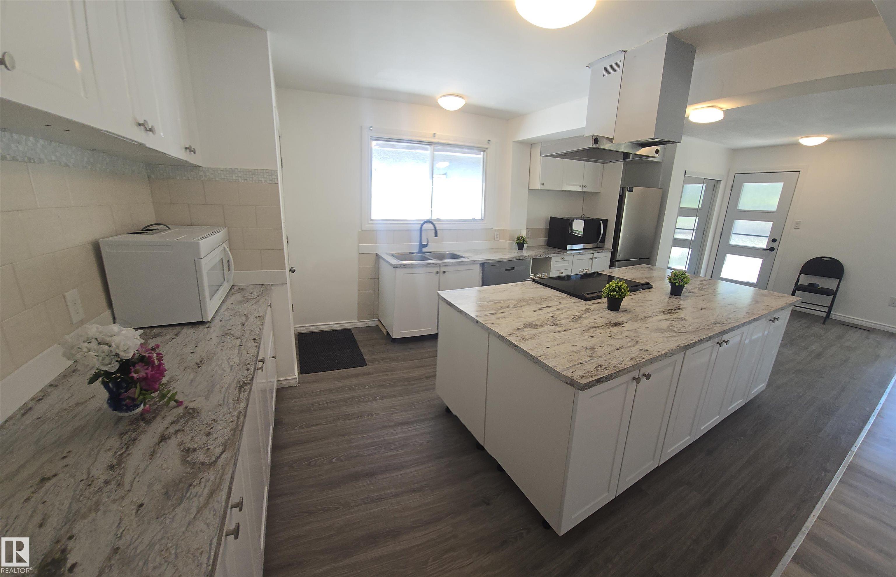 Photo 21 at 11430 81 Street NW, Parkdale, Edmonton