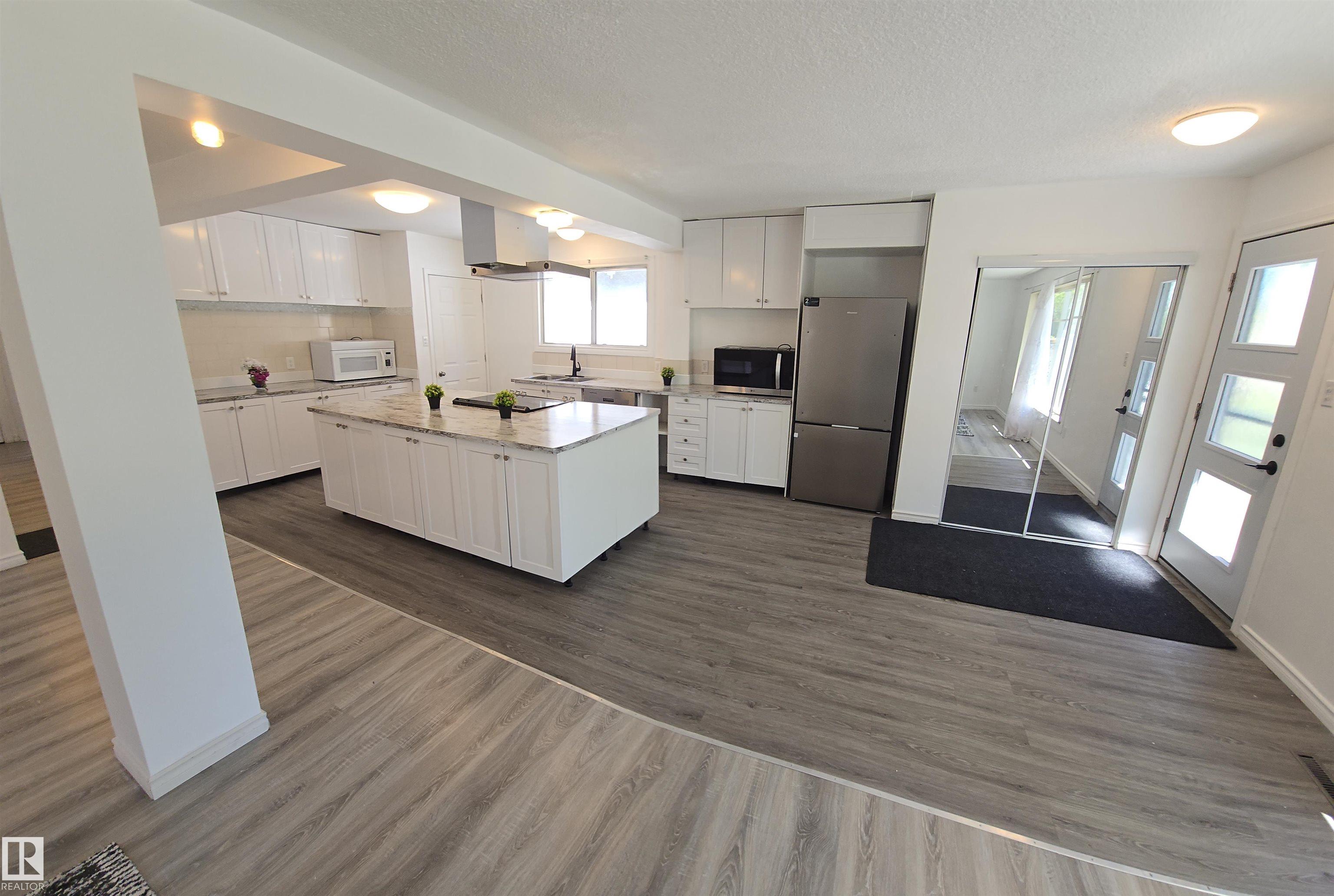 Photo 6 at 11430 81 Street NW, Parkdale, Edmonton