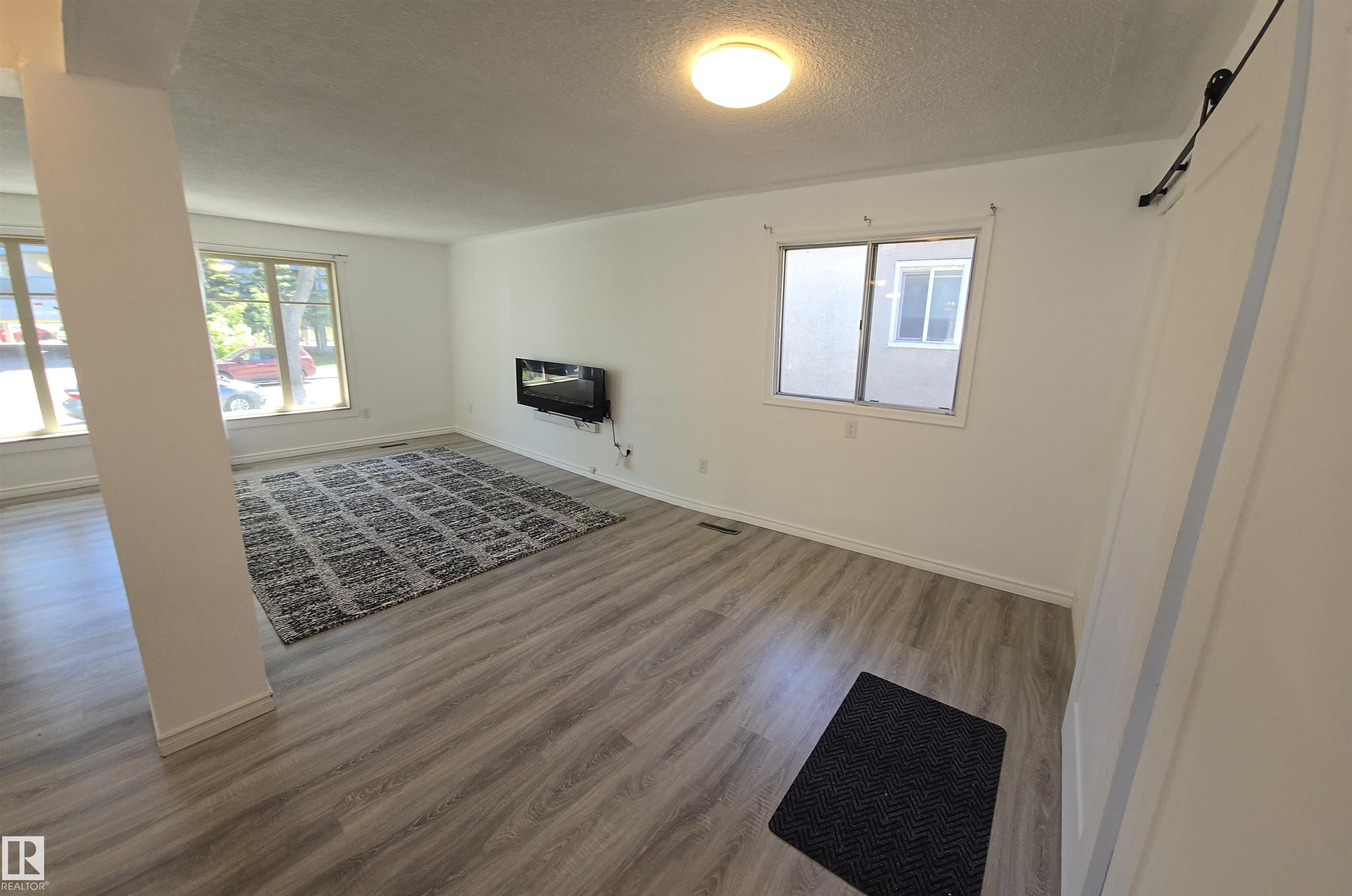 Photo 10 at 11430 81 Street NW, Parkdale, Edmonton