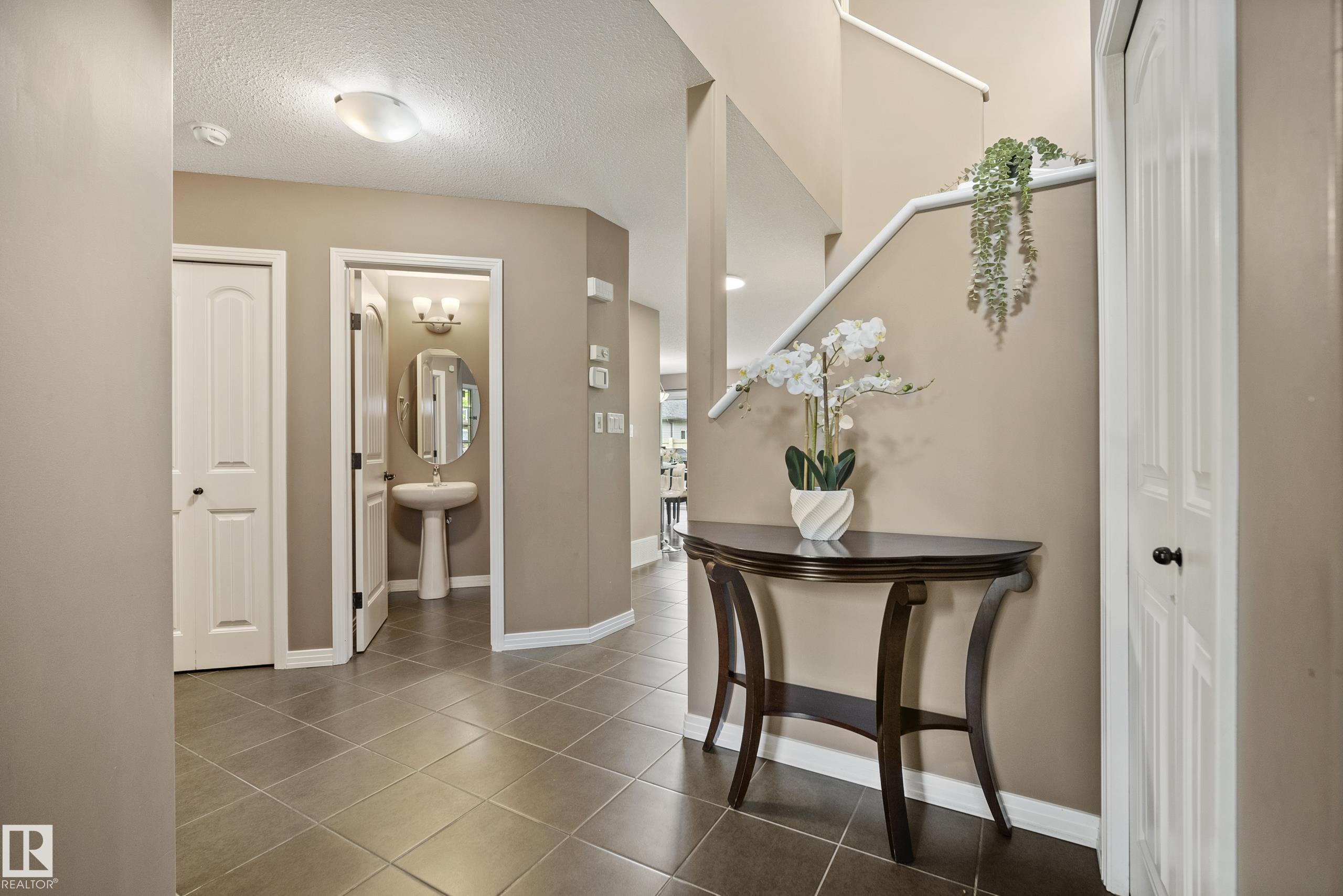 6715 19 Avenue SW, Summerside, Edmonton