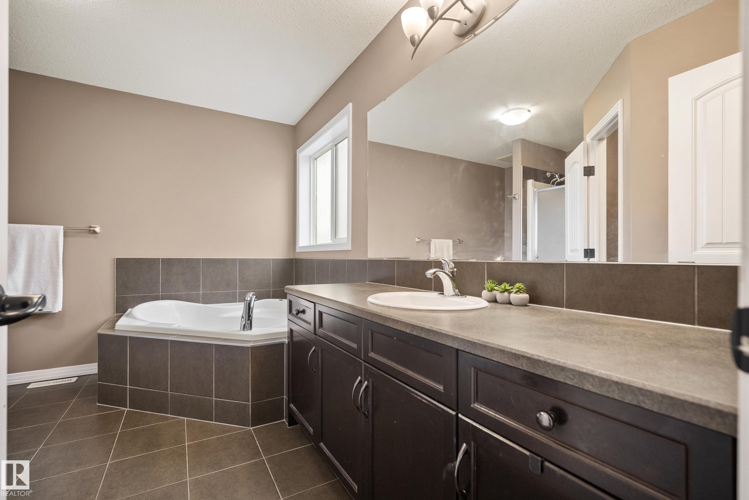 Photo 24 at 6715 19 Avenue SW, Summerside, Edmonton