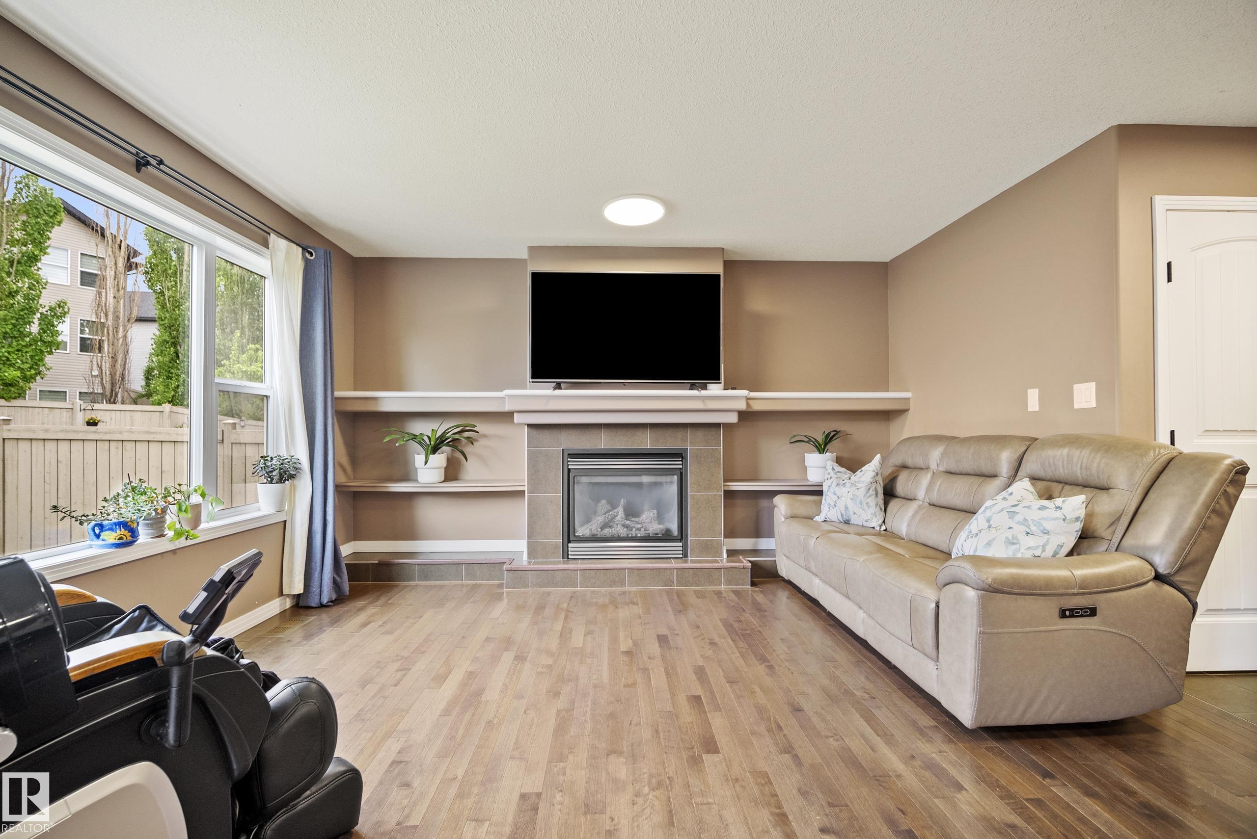 6715 19 Avenue SW, Summerside, Edmonton