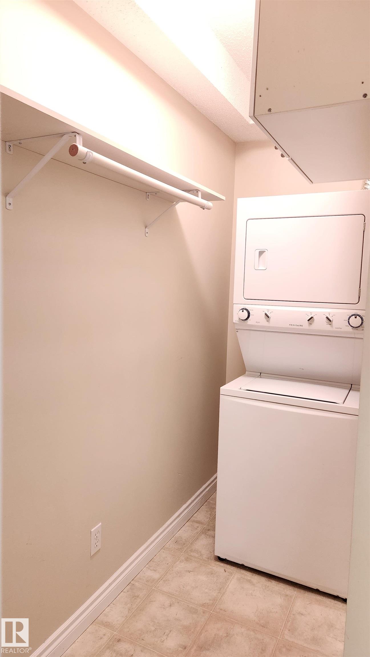 https://zimg.paragon.ice.com/ParagonImages/Property/PM/RAE/225405254/11/0/0/5d853285a4fa89205f090e20b5667e41/1/f0e8a1bb00be8cc3fd76aff7d15bc4cb/225405254-df6d6498-5151-498d-a4bc-8612e9b59395.JPG