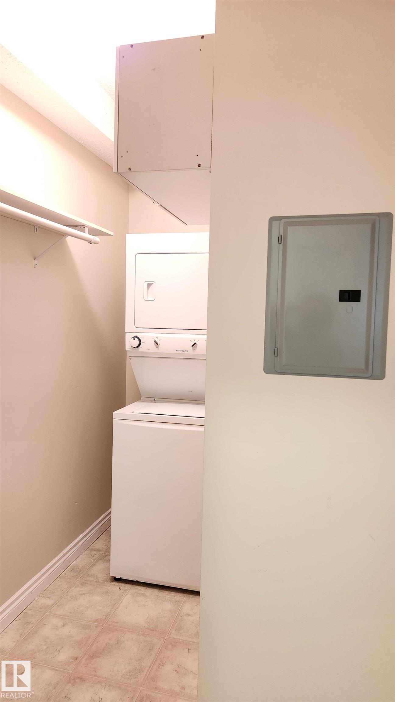 https://zimg.paragon.ice.com/ParagonImages/Property/PM/RAE/225405254/12/0/0/1fd98d79c3d18a46ee71413e69a6fa8e/1/f0e8a1bb00be8cc3fd76aff7d15bc4cb/225405254-41125063-0b4e-43e5-a072-af22c927a841.JPG