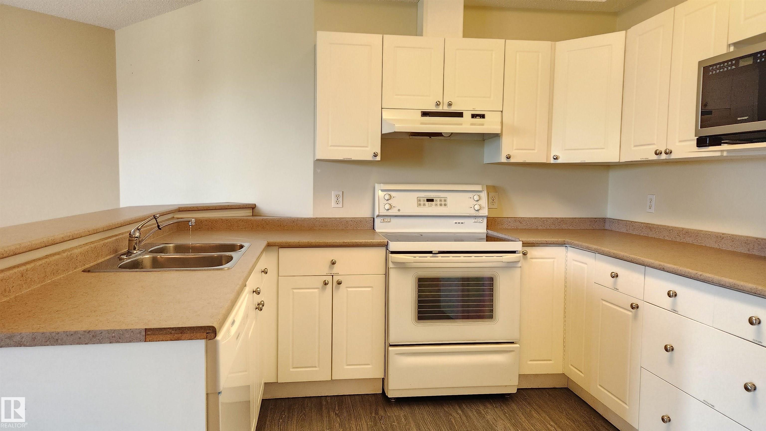 https://zimg.paragon.ice.com/ParagonImages/Property/PM/RAE/225405254/6/0/0/8247c128541f2189eeeb73aeab445e1f/1/f0e8a1bb00be8cc3fd76aff7d15bc4cb/225405254-a9824911-b987-4fc6-9b1a-aaae3b1693e9.JPG