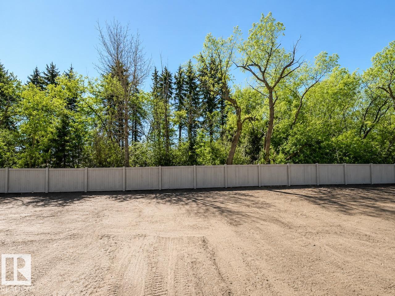 Photo 6 at 1727 Crossbill Loop NW, Kinglet Gardens, Edmonton