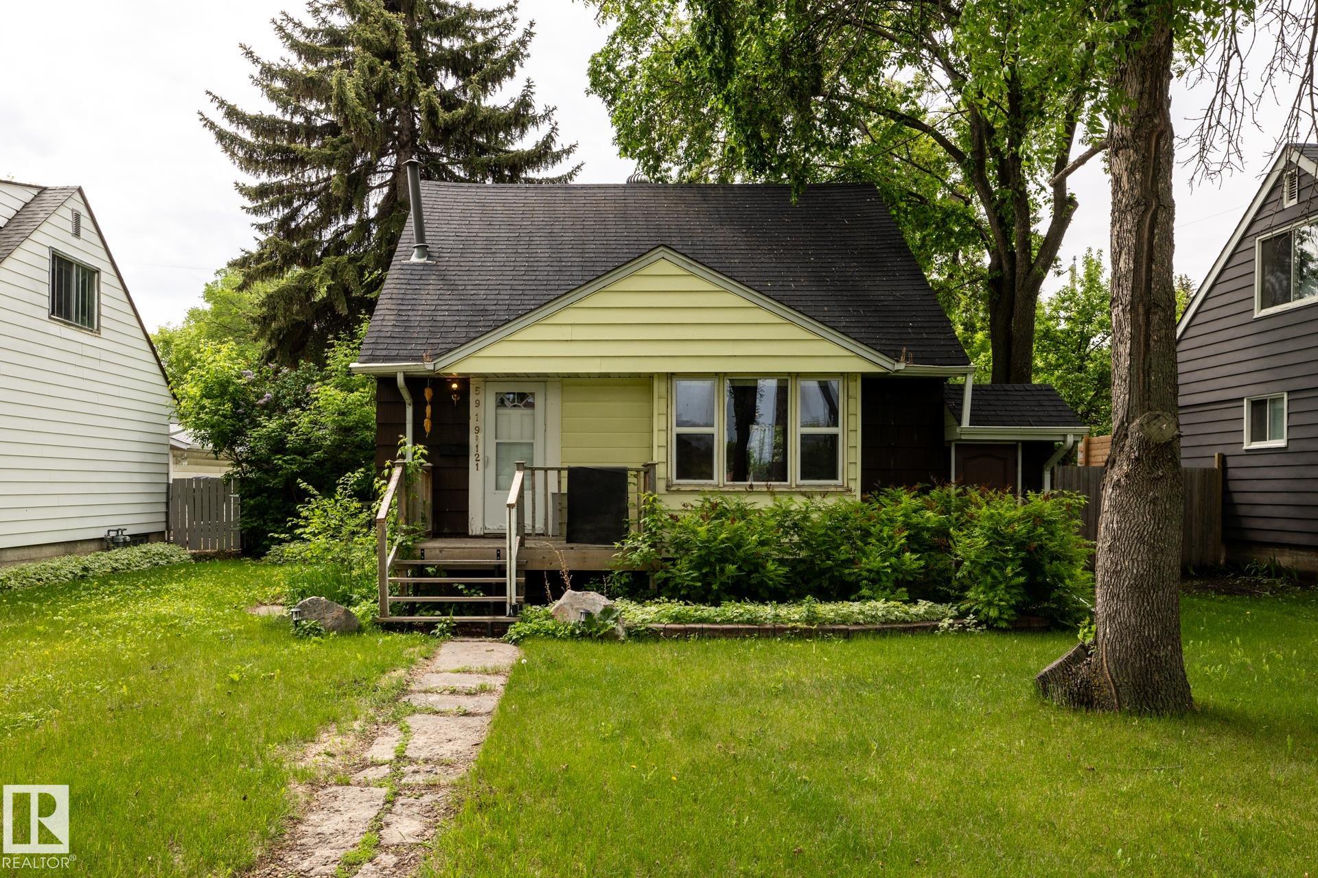 5919 121 Avenue NW, Montrose, Edmonton