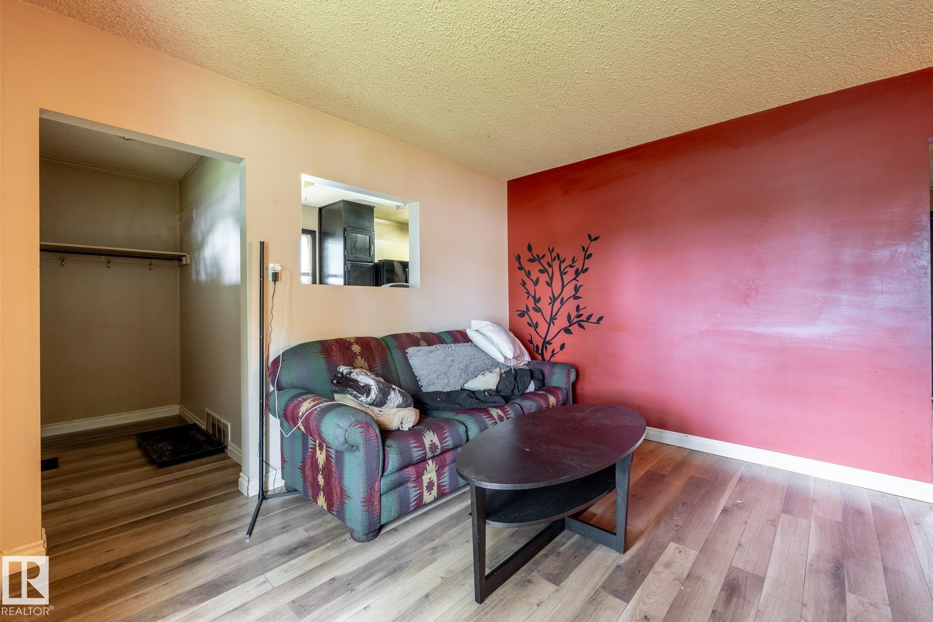 Photo 11 at 5919 121 Avenue NW, Montrose, Edmonton