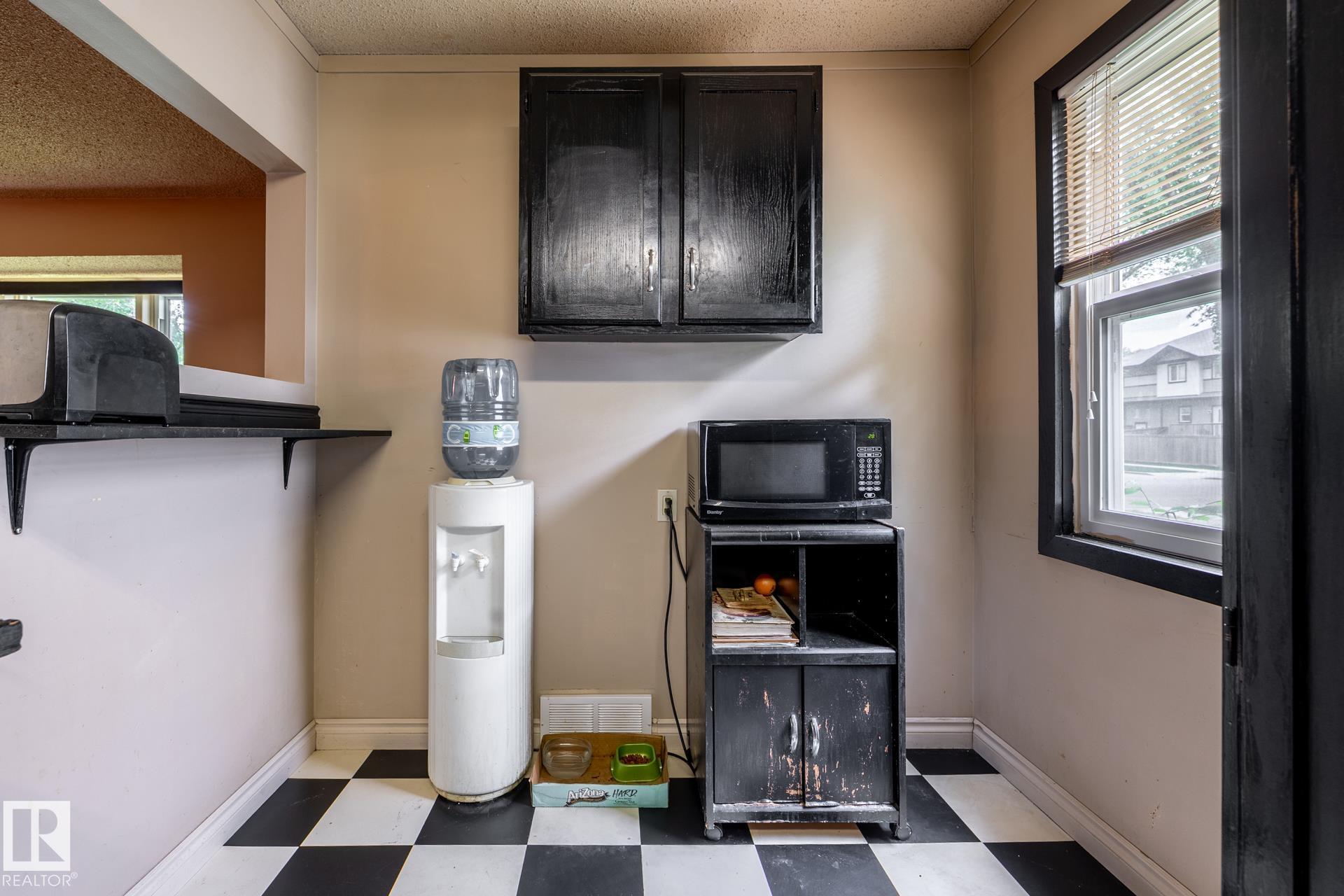 Photo 19 at 5919 121 Avenue NW, Montrose, Edmonton