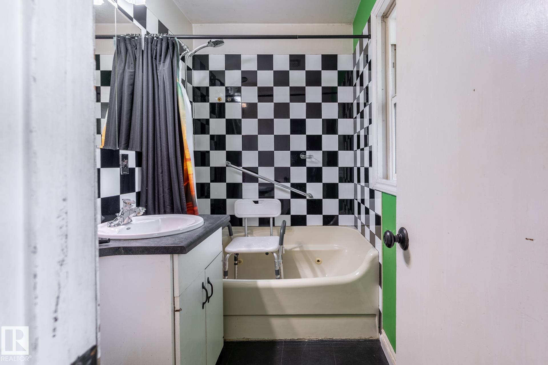 Photo 22 at 5919 121 Avenue NW, Montrose, Edmonton