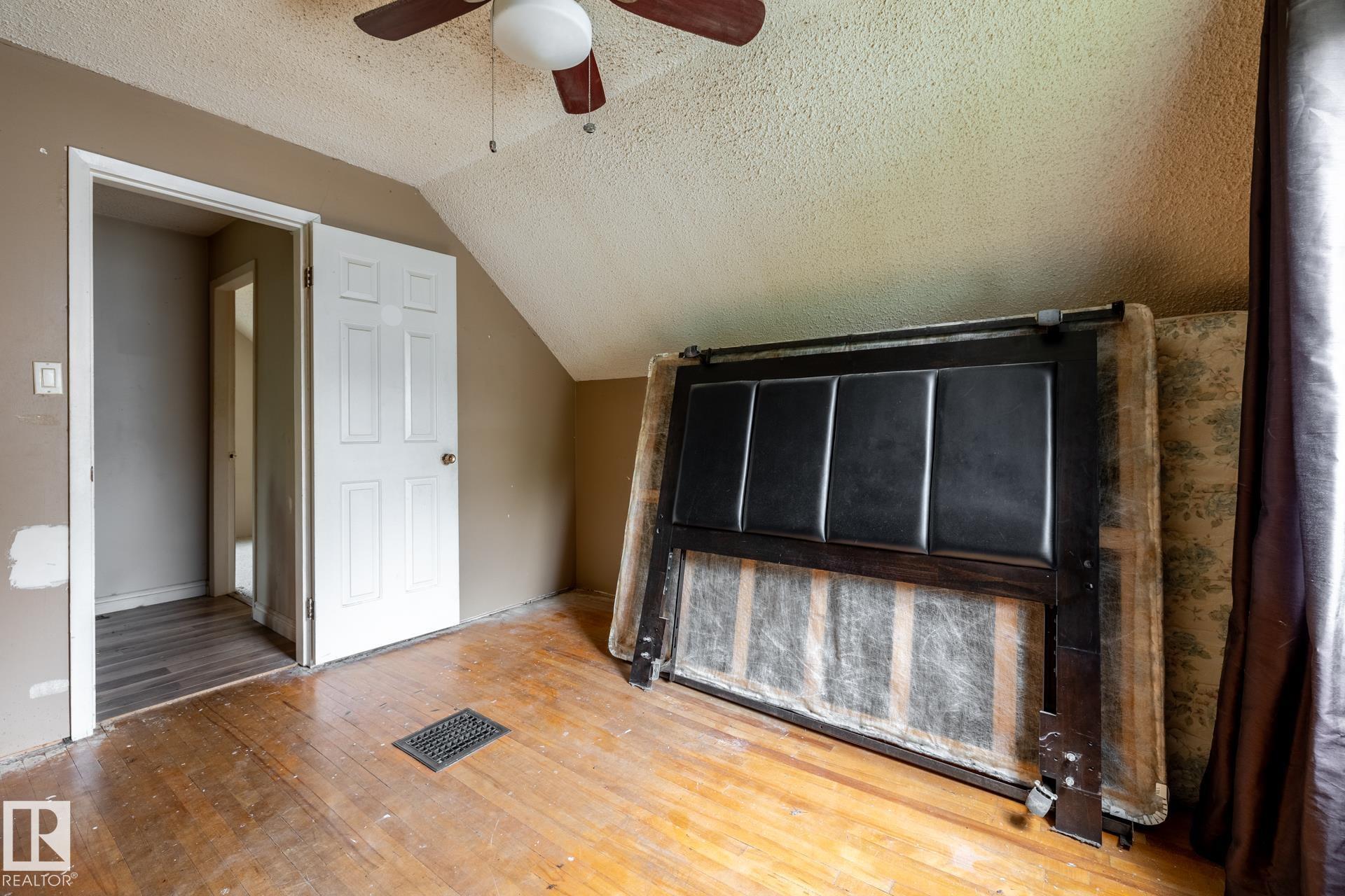Photo 29 at 5919 121 Avenue NW, Montrose, Edmonton