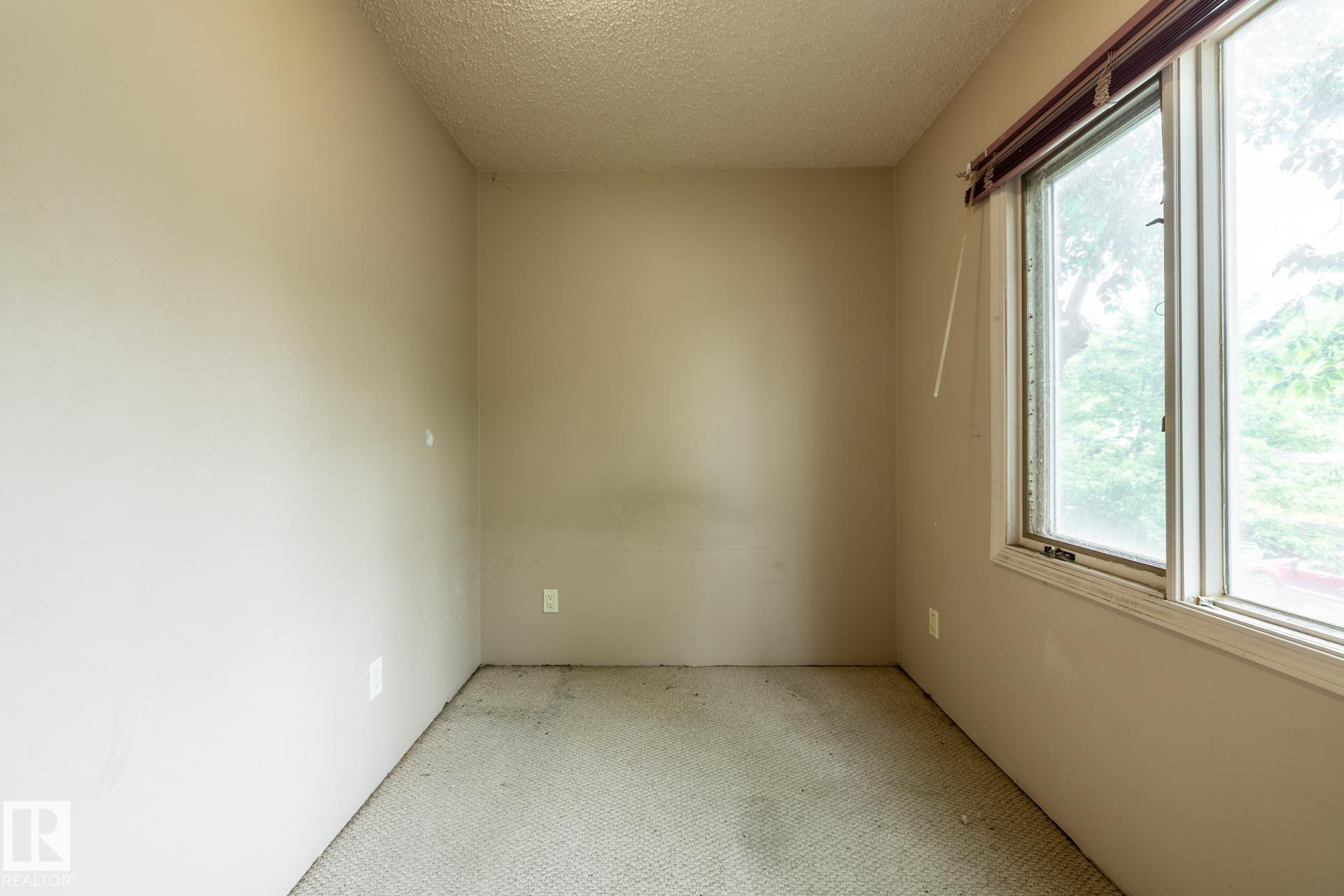 Photo 34 at 5919 121 Avenue NW, Montrose, Edmonton