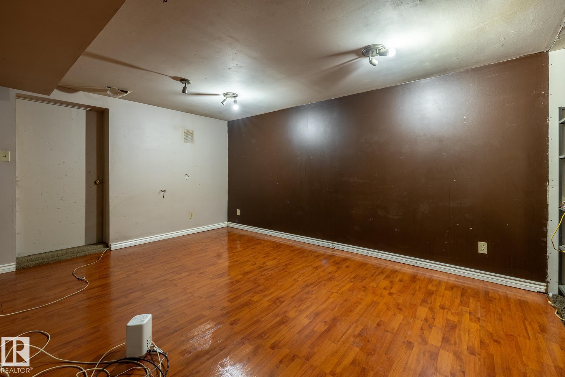 Photo 37 at 5919 121 Avenue NW, Montrose, Edmonton