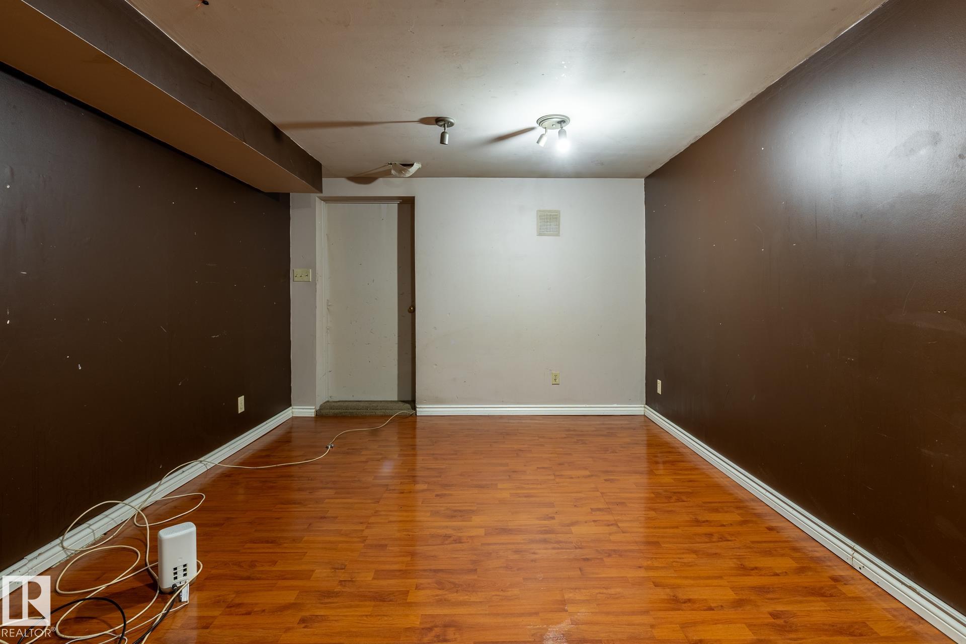 Photo 38 at 5919 121 Avenue NW, Montrose, Edmonton