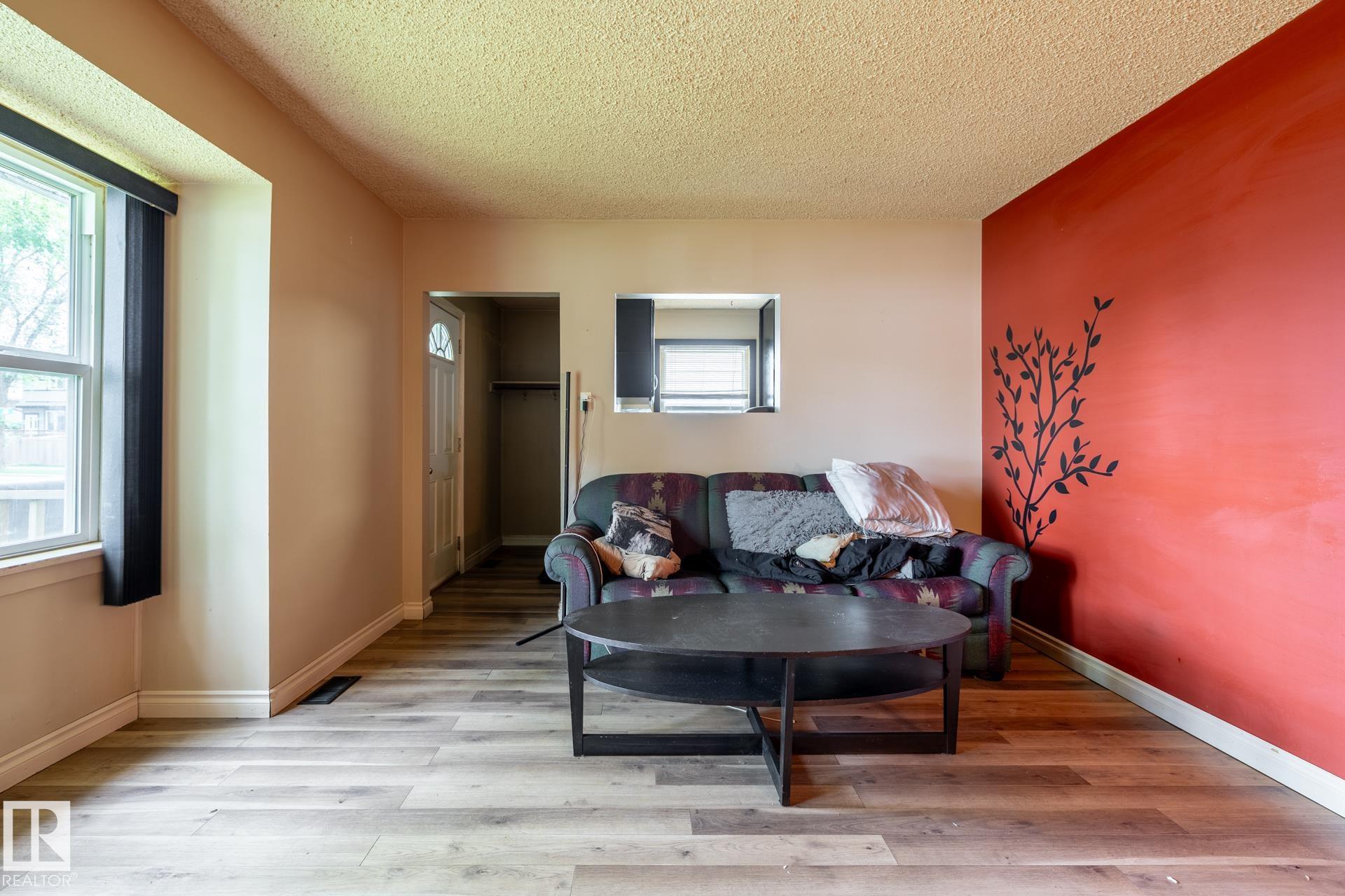 Photo 10 at 5919 121 Avenue NW, Montrose, Edmonton