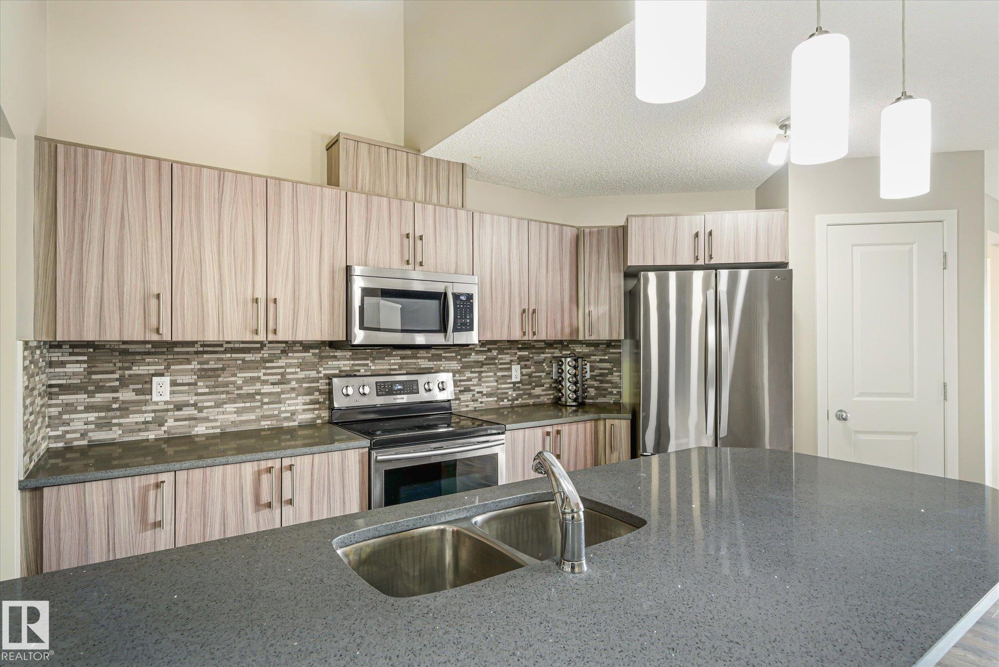 Photo 12 at 7774 Eifert Crescent NW, Edgemont, Edmonton
