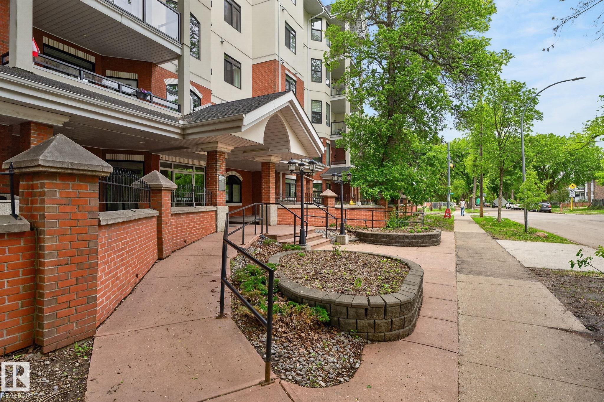 205 - 10178 117 Street NW, Wîhkwêntôwin, Edmonton