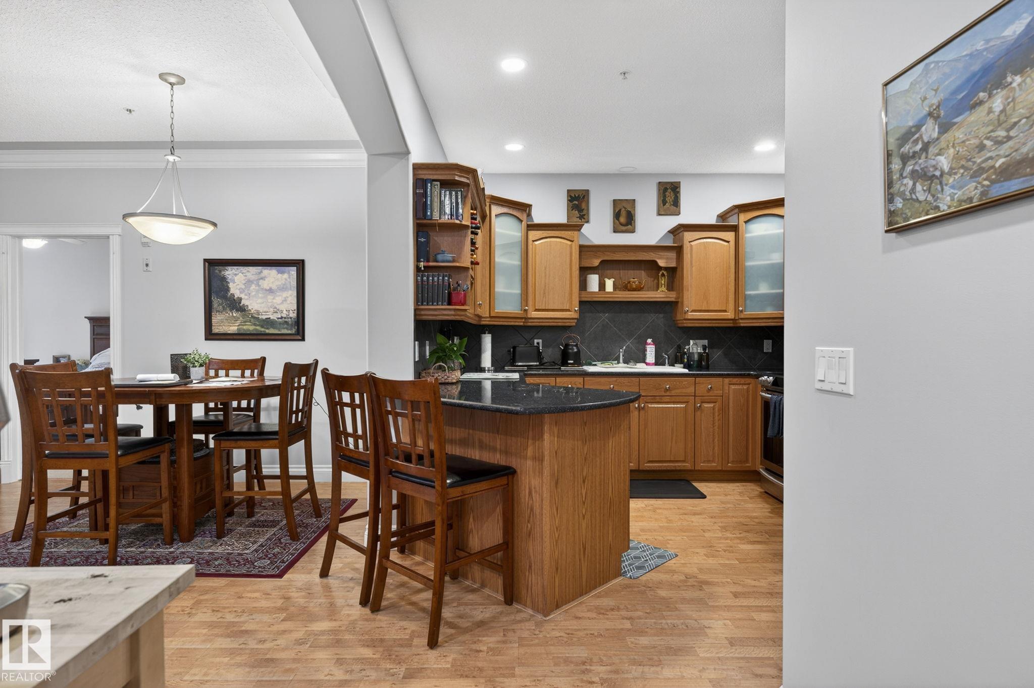 Photo 10 at 205 - 10178 117 Street NW, Wîhkwêntôwin, Edmonton
