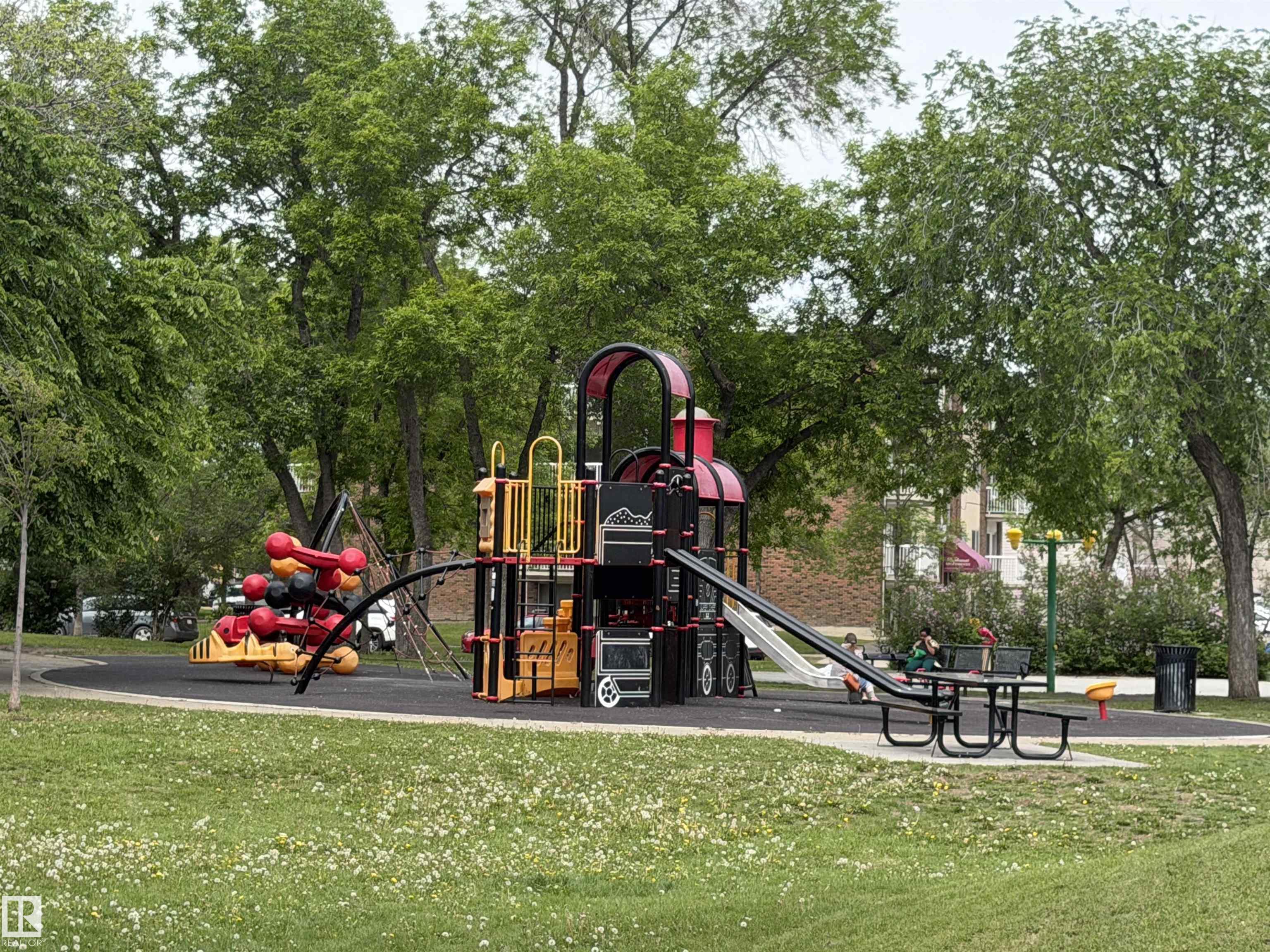 https://zimg.paragon.ice.com/ParagonImages/Property/PM/RAE/225405326/22/0/0/6e9d708736be42b62c5ab62519801960/1/3751c73e9d03ed9fd2f25be5aa45a03e/225405326-0e2a517e-fa1c-4e65-bb18-a3fee0081918.JPG
