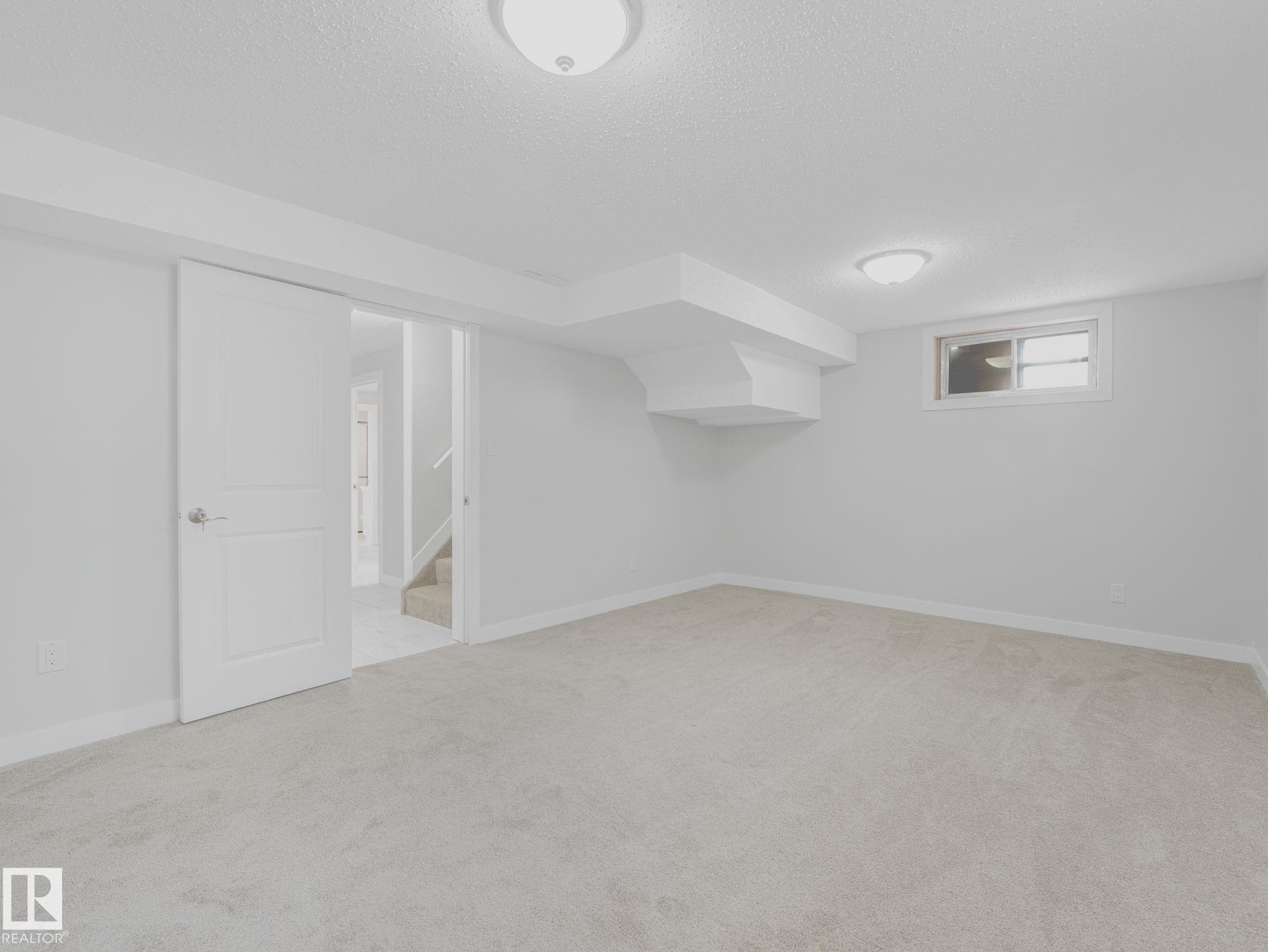 Photo 32 at 13807 92 Street NW, Northmount, Edmonton