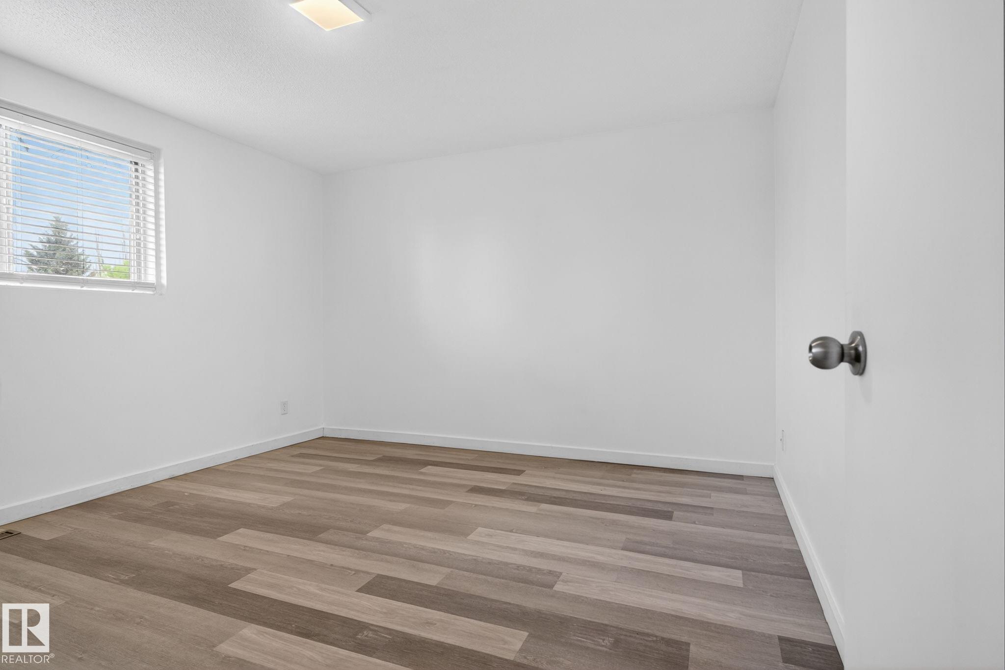 Photo 13 at 6203 122 Avenue NW, Montrose, Edmonton