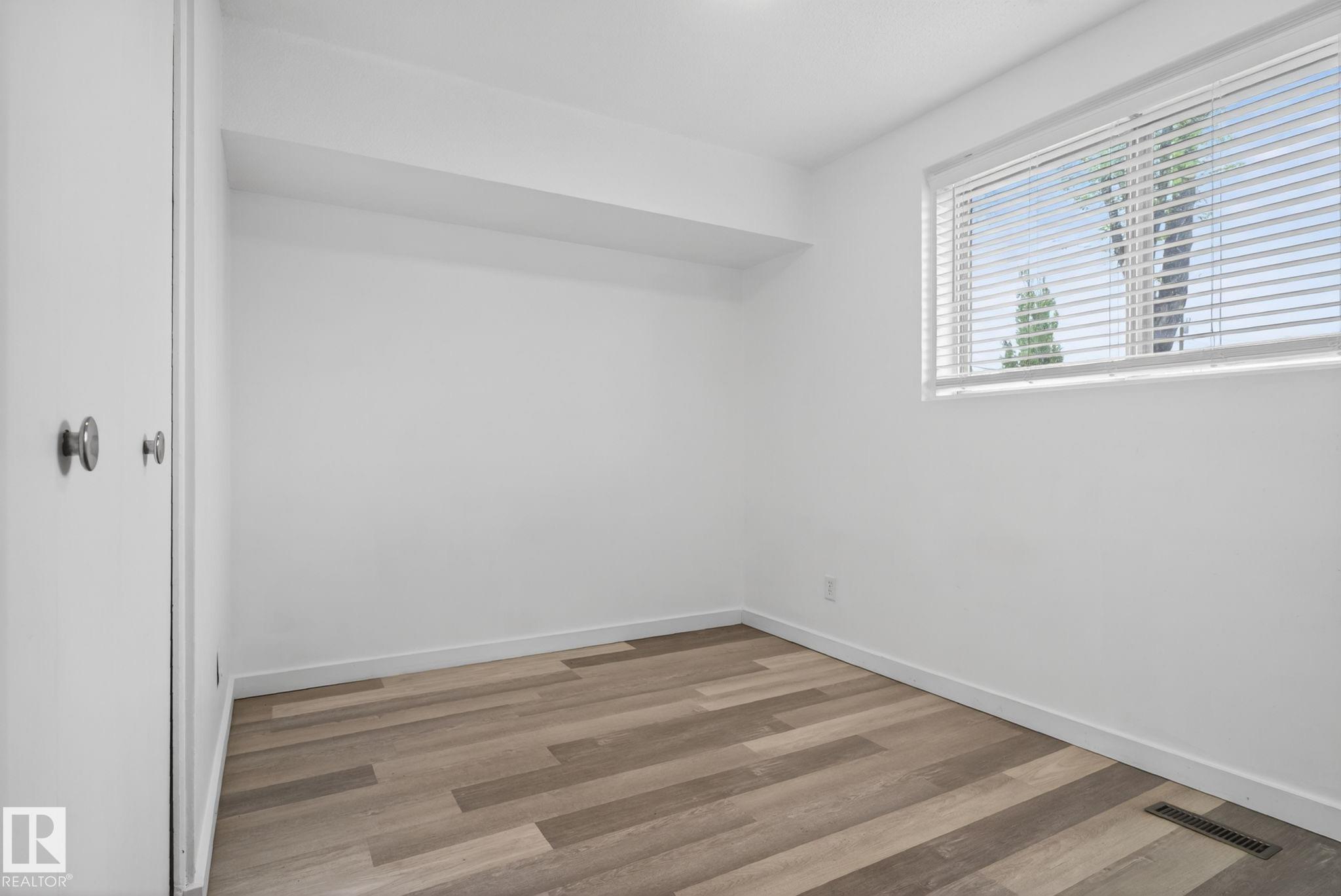 Photo 19 at 6203 122 Avenue NW, Montrose, Edmonton