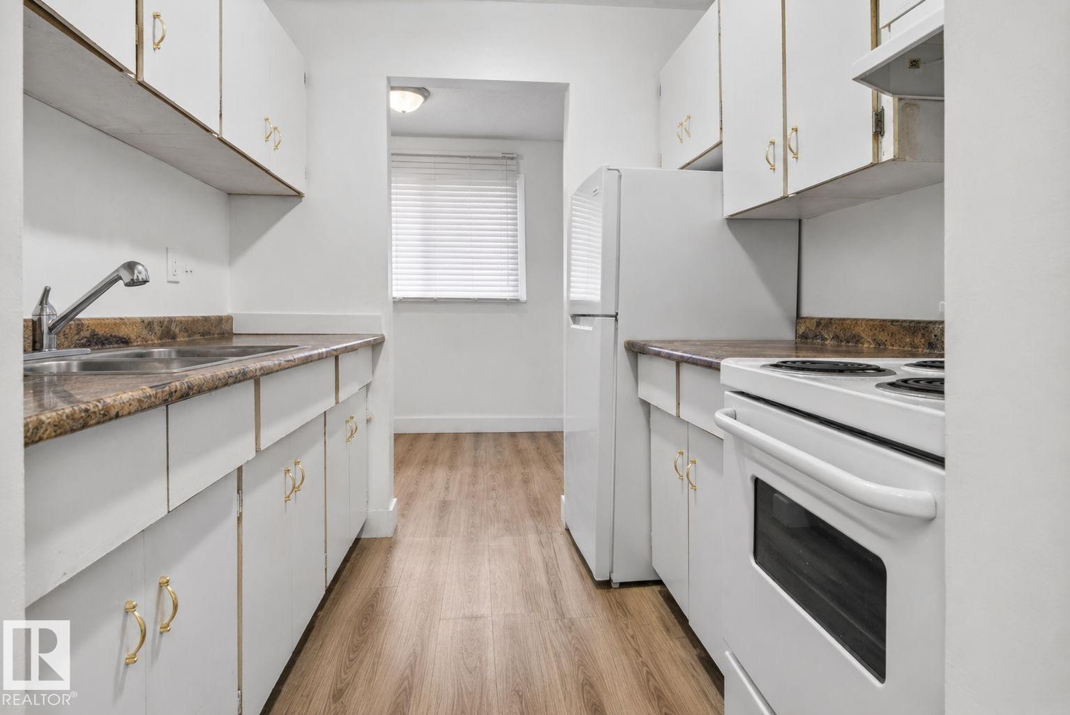 Photo 6 at 6203 122 Avenue NW, Montrose, Edmonton