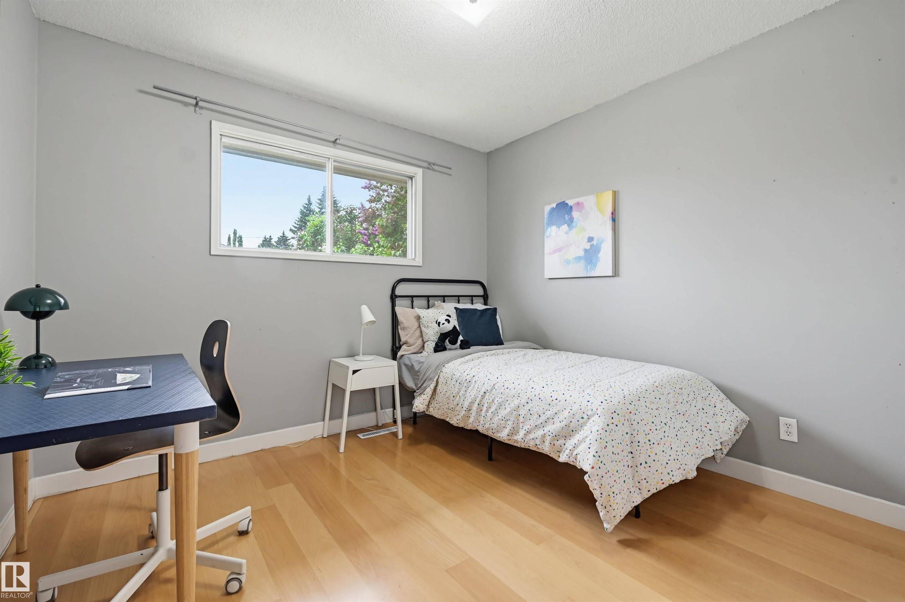 Photo 15 at 10712 52 Avenue NW, Pleasantview, Edmonton