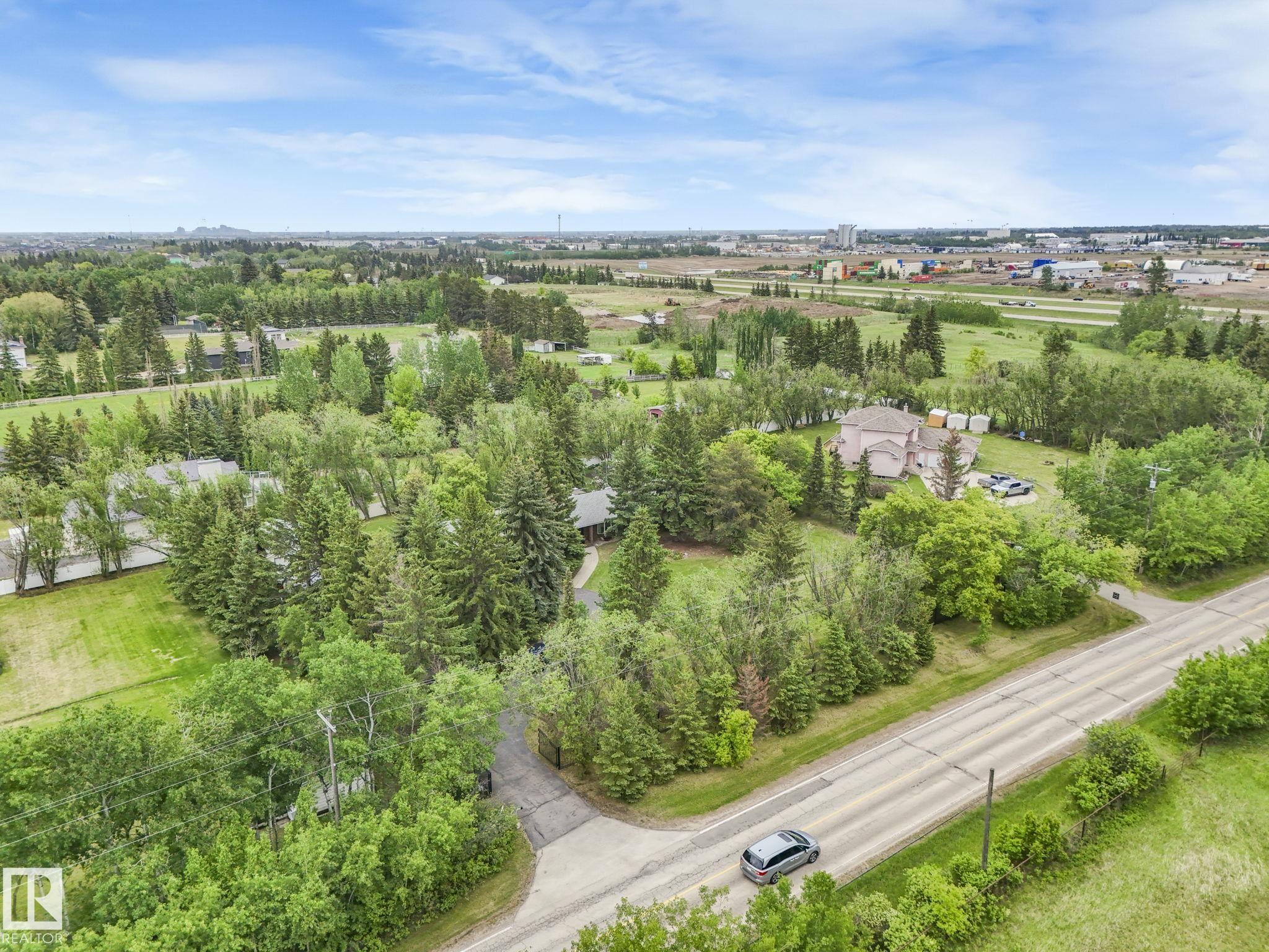 Photo 8 at 11921 231 Street NW, Kinglet Gardens, Edmonton