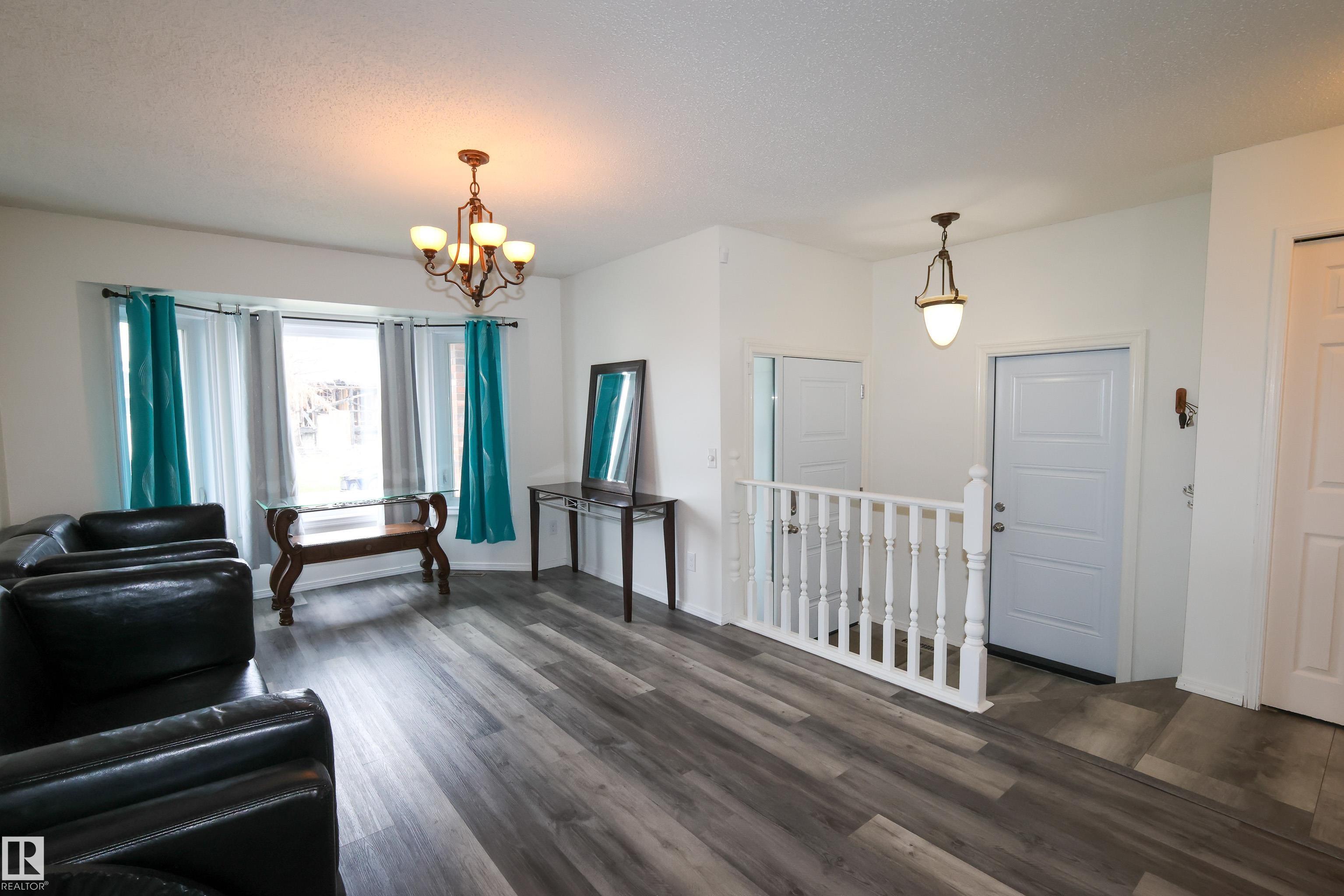 3467 39 Street NW, Minchau, Edmonton