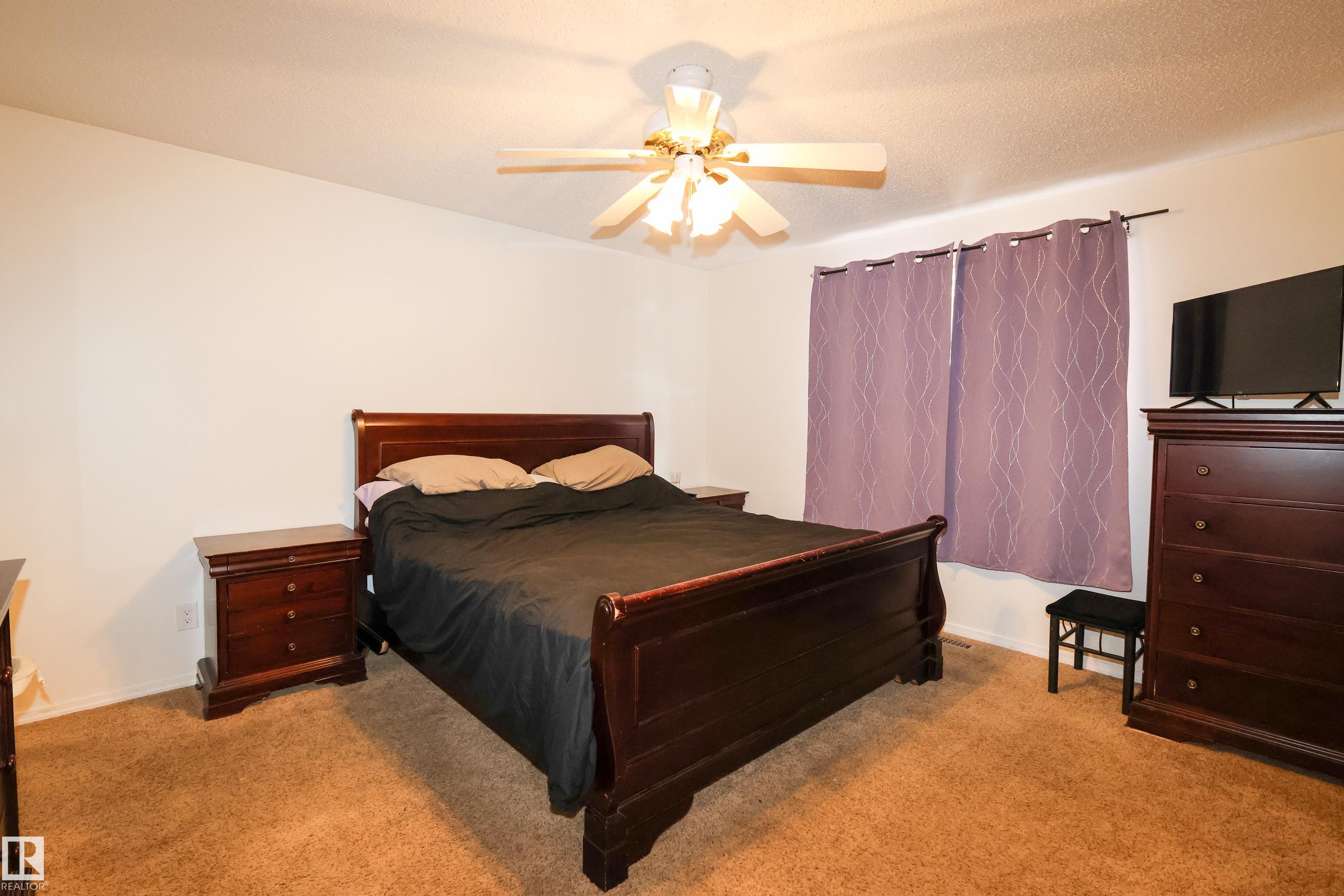 Photo 14 at 3467 39 Street NW, Minchau, Edmonton