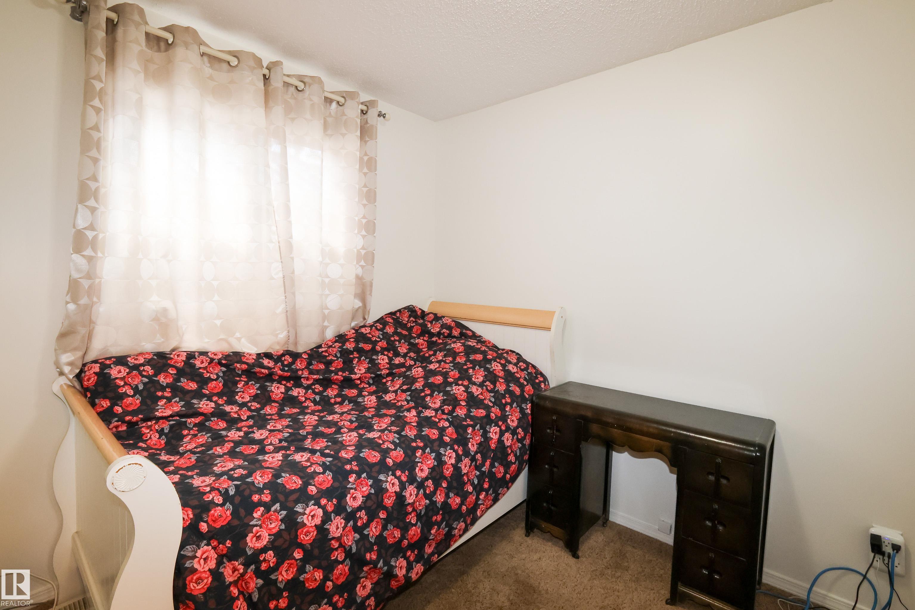 Photo 17 at 3467 39 Street NW, Minchau, Edmonton