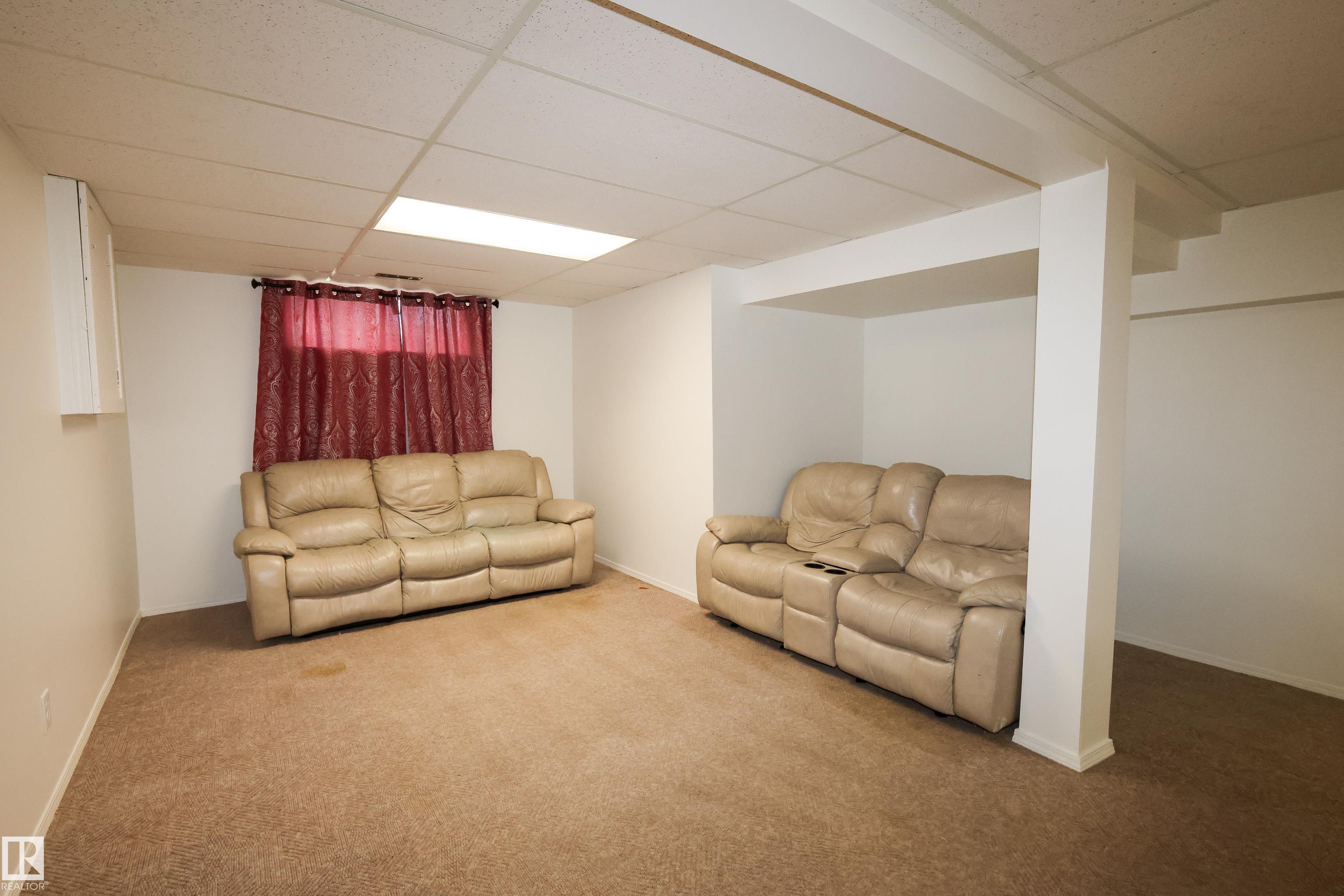 Photo 22 at 3467 39 Street NW, Minchau, Edmonton