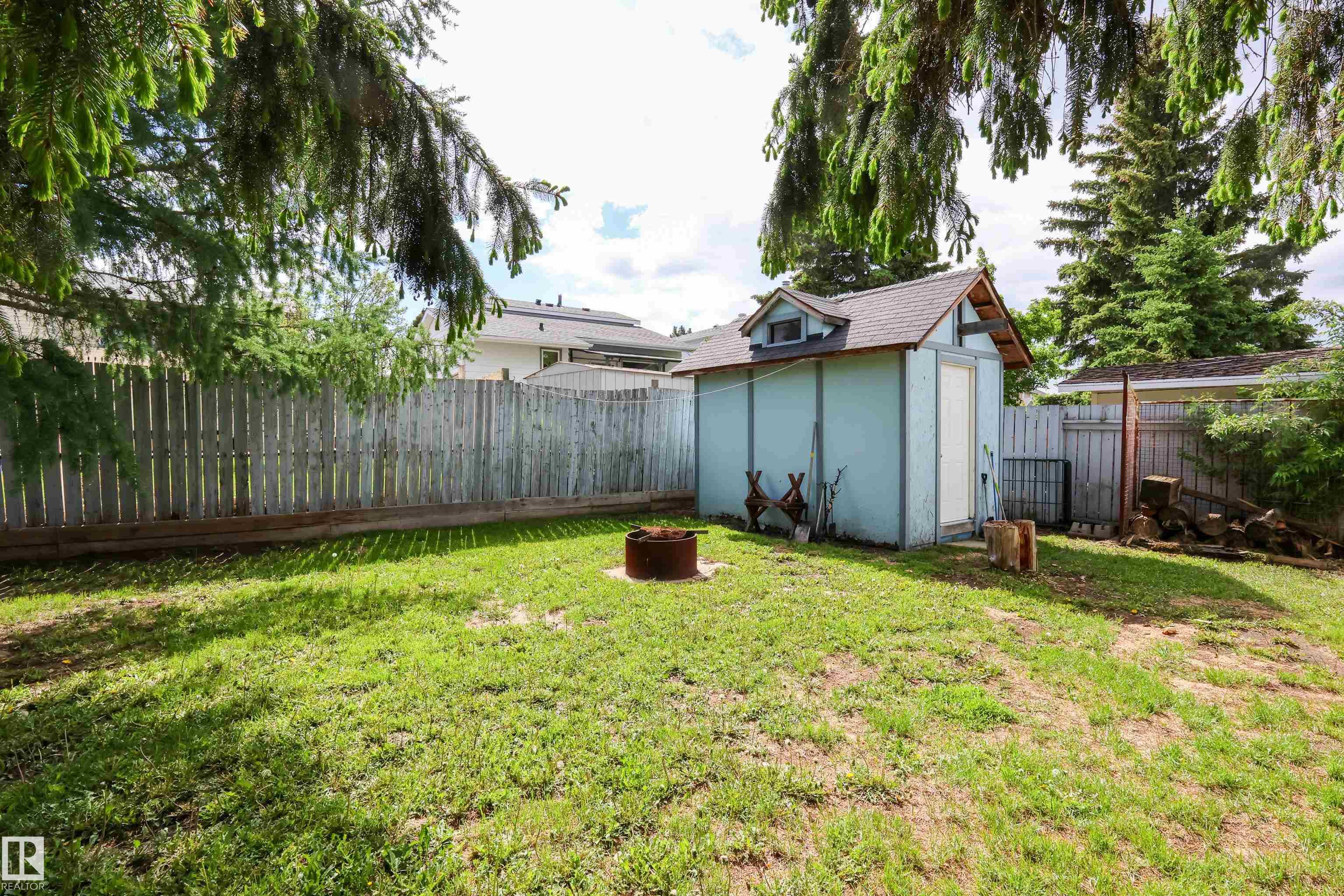 Photo 32 at 3467 39 Street NW, Minchau, Edmonton