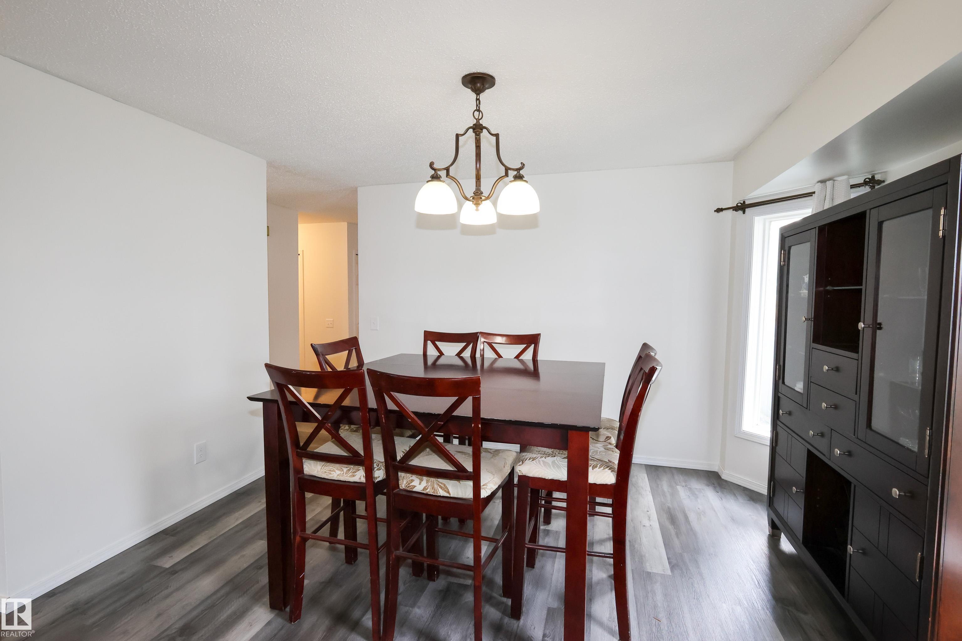 3467 39 Street NW, Minchau, Edmonton