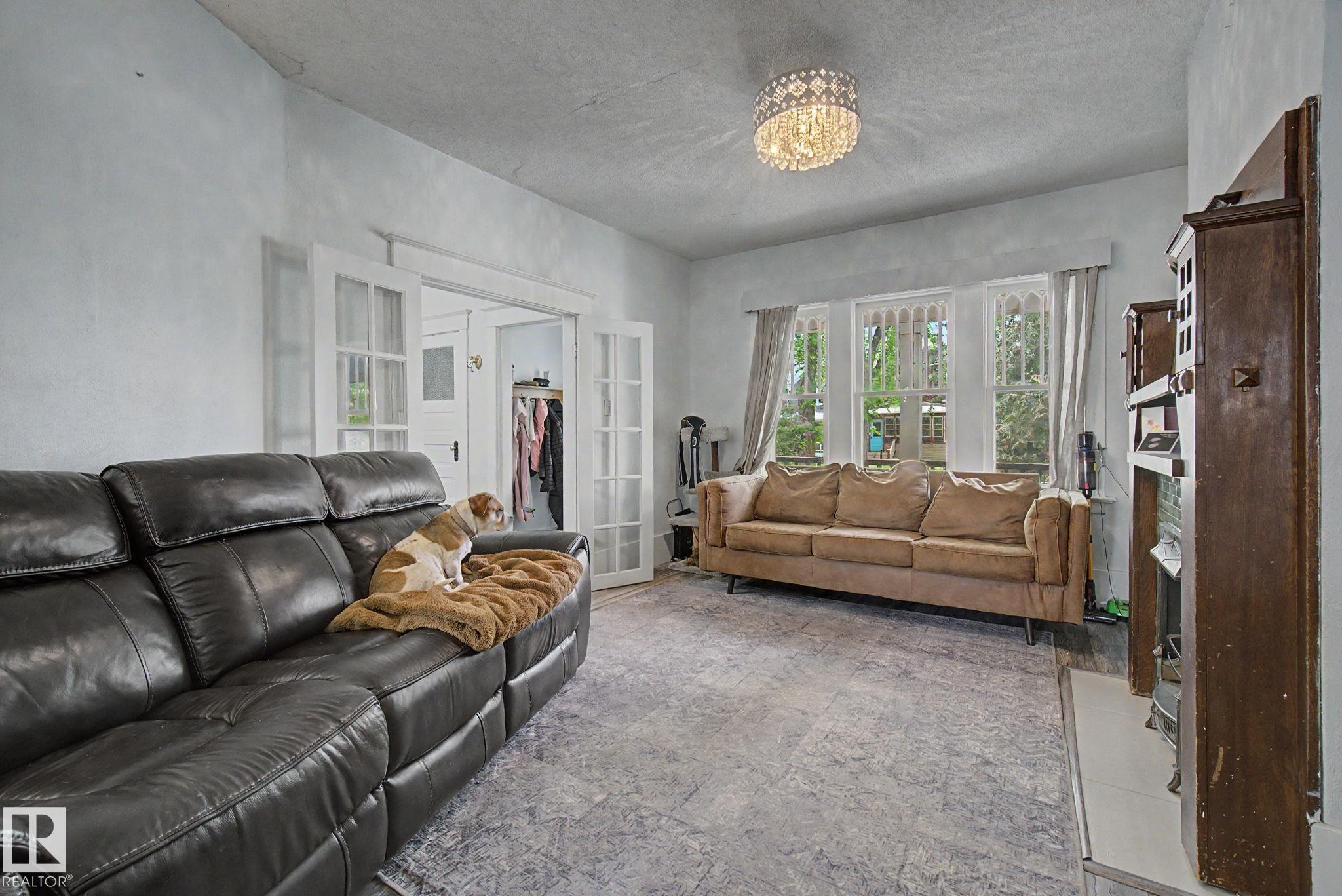 Photo 12 at 10647 125 Street NW, Westmount, Edmonton