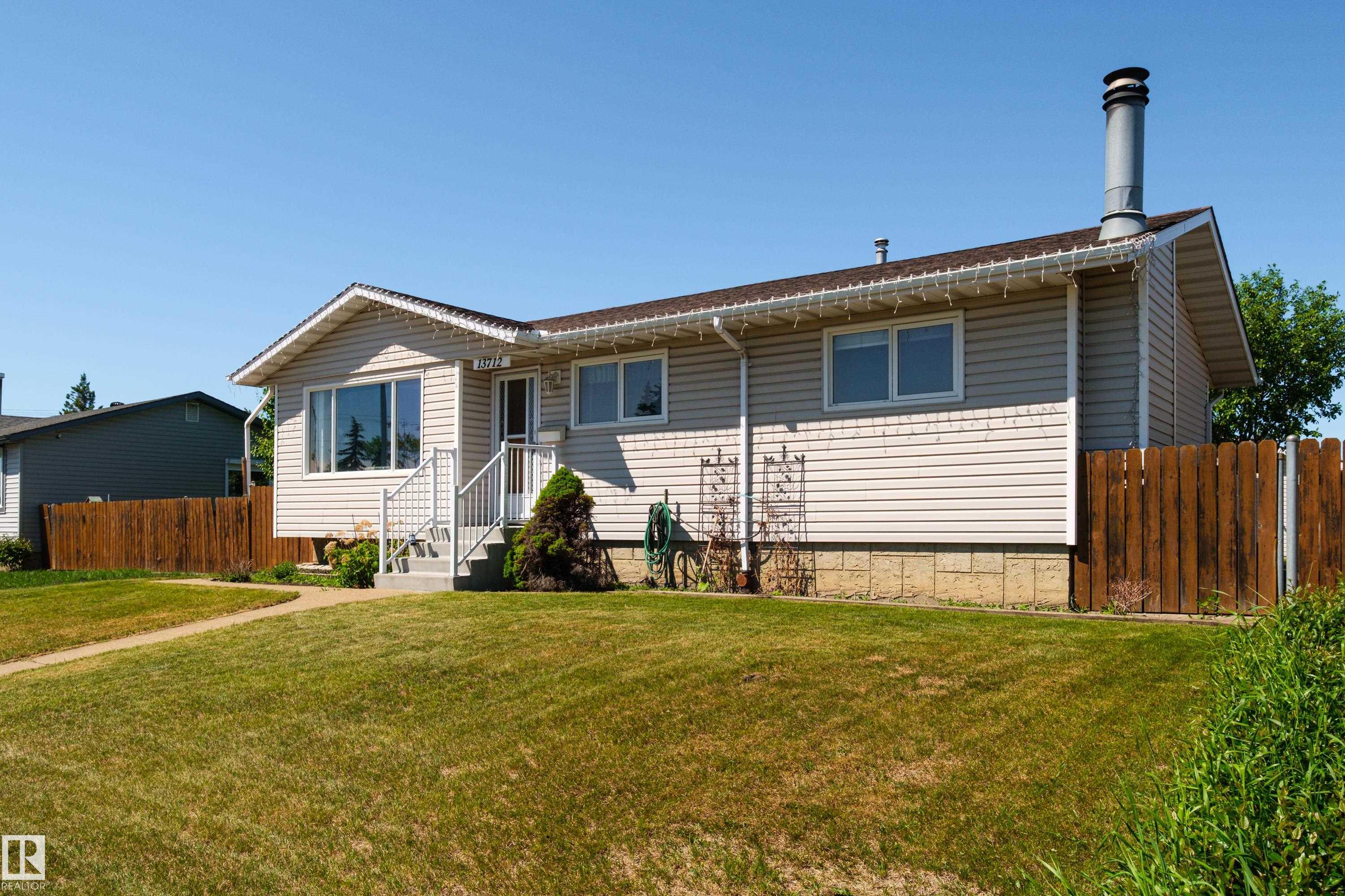 Photo 32 at 13712 87 Street NW, Northmount, Edmonton