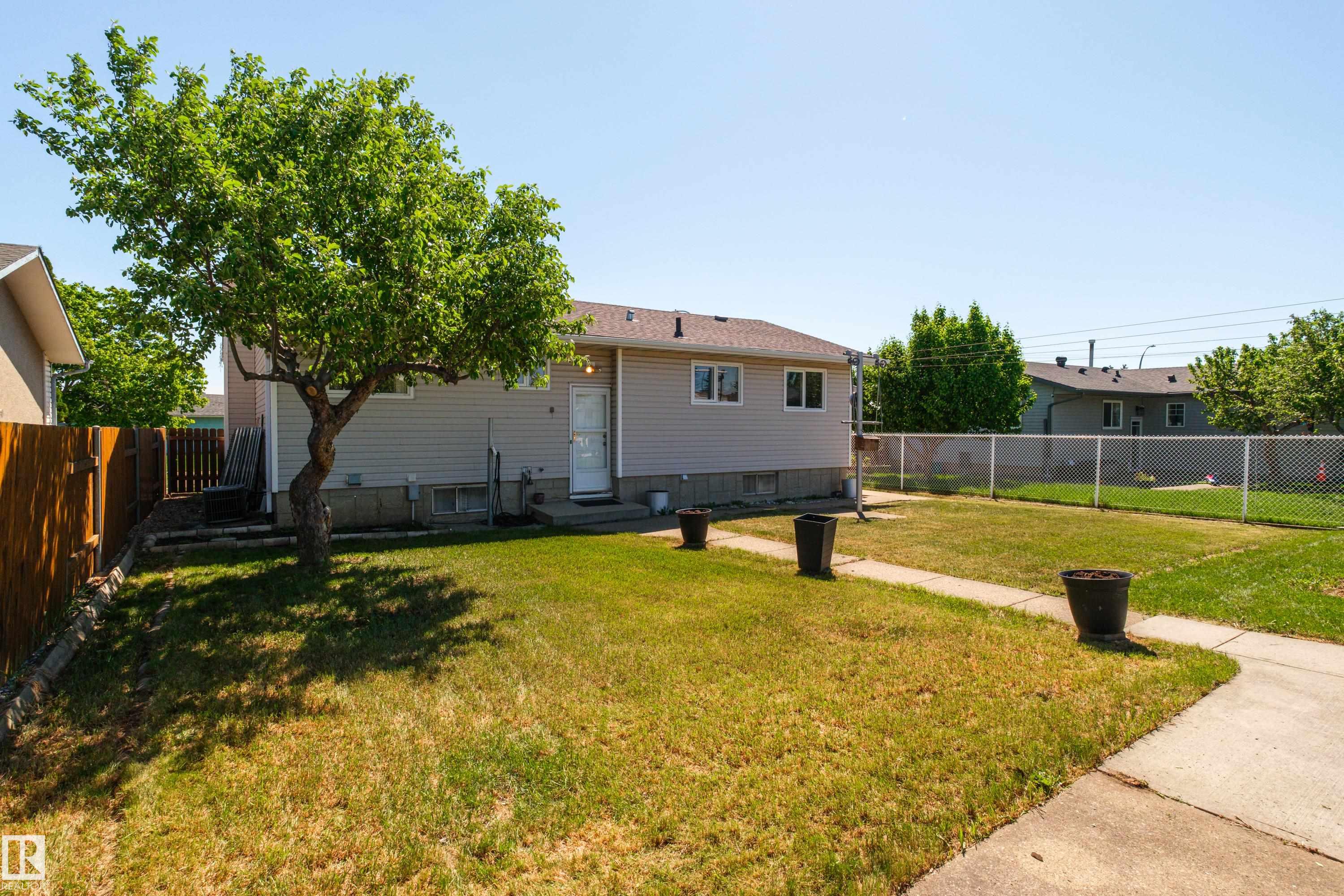 Photo 35 at 13712 87 Street NW, Northmount, Edmonton
