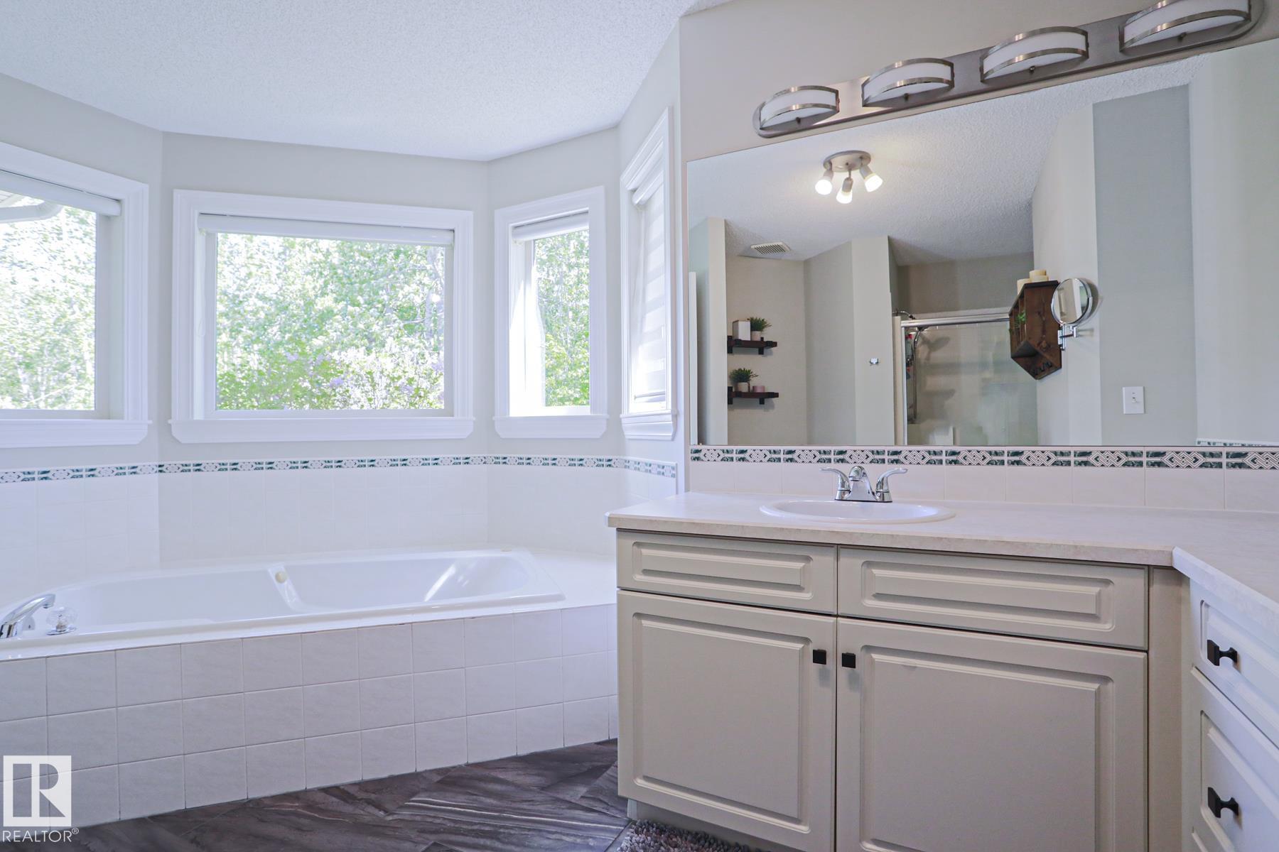 Photo 17 at 10 - 50247 Rge Road, Scottsdale Estates, Rural Leduc County